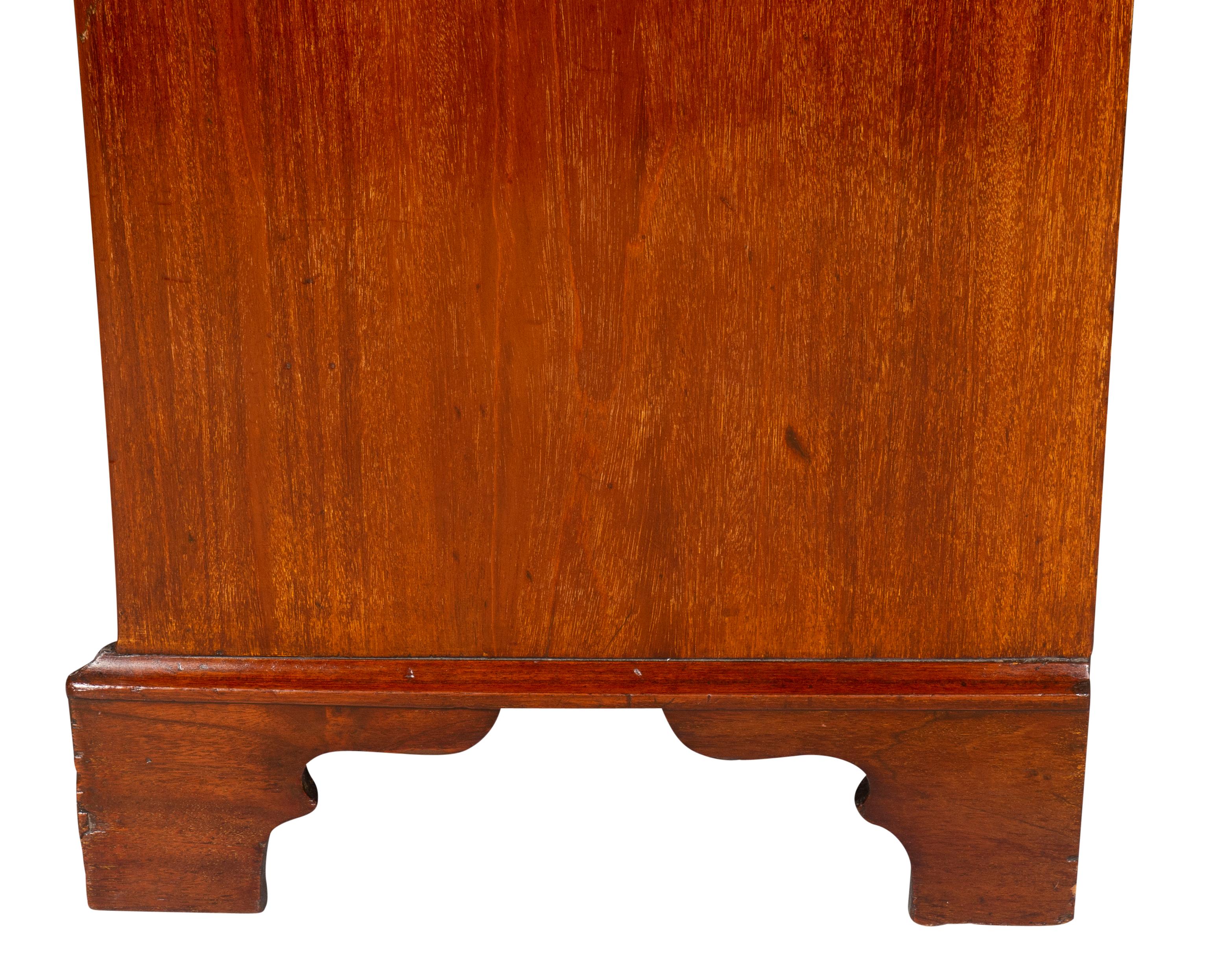 George III Mahogany And Satinwood Chest Of Drawers For Sale 1