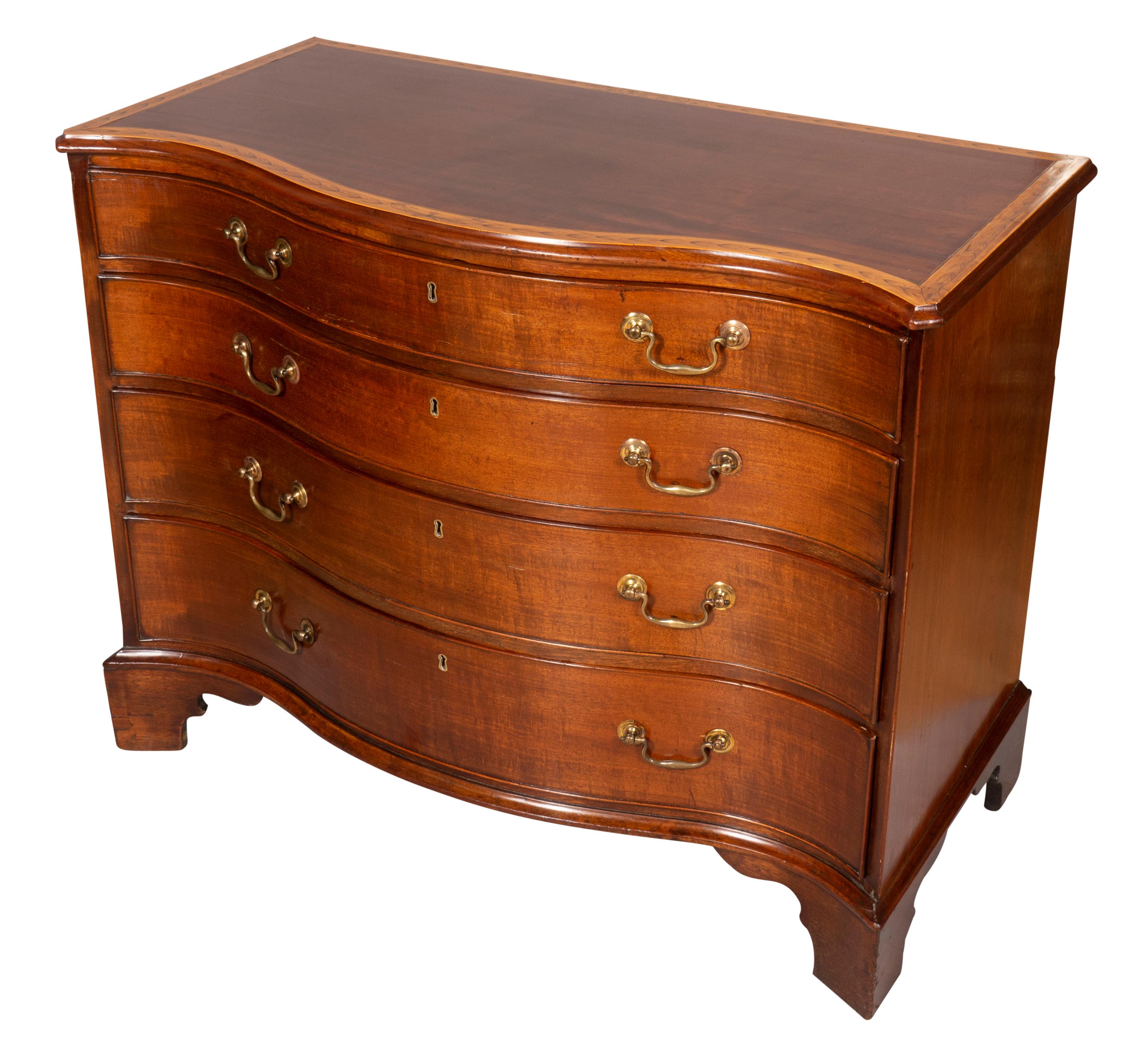 George III Mahogany And Satinwood Chest Of Drawers For Sale 3