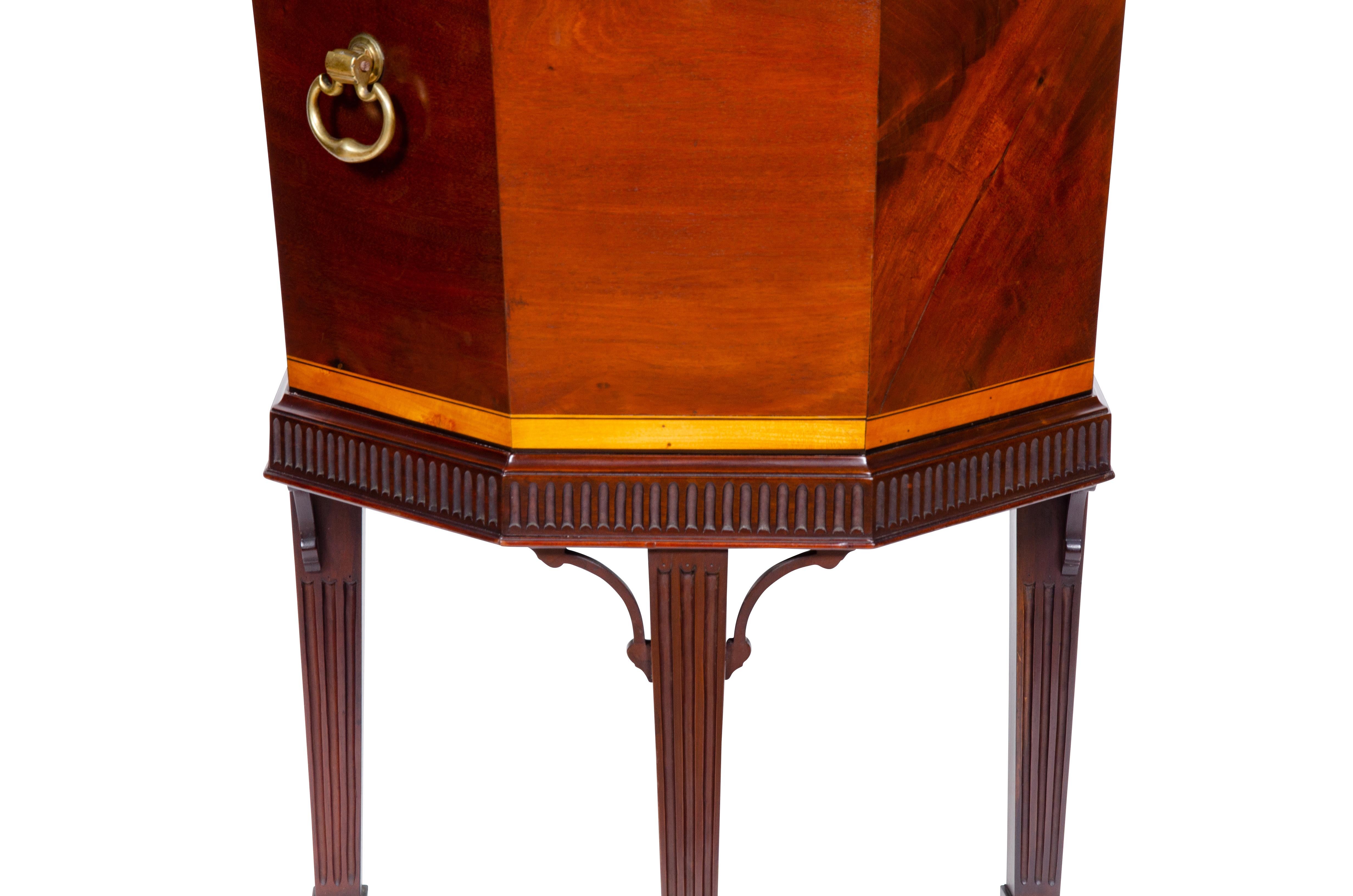 George III Mahogany and Satinwood Inlaid Cellarette For Sale 9