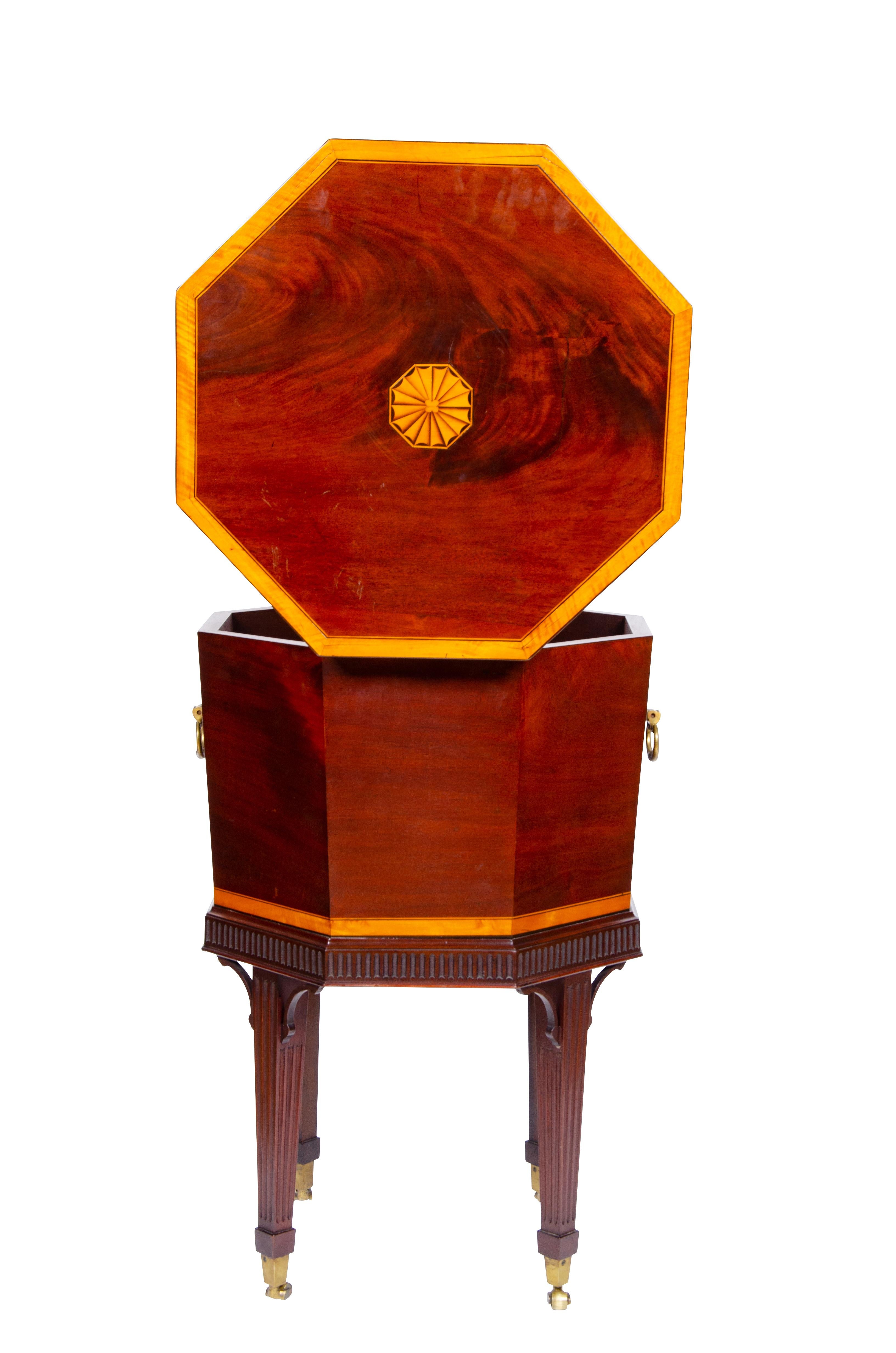 George III Mahogany and Satinwood Inlaid Cellarette For Sale 11