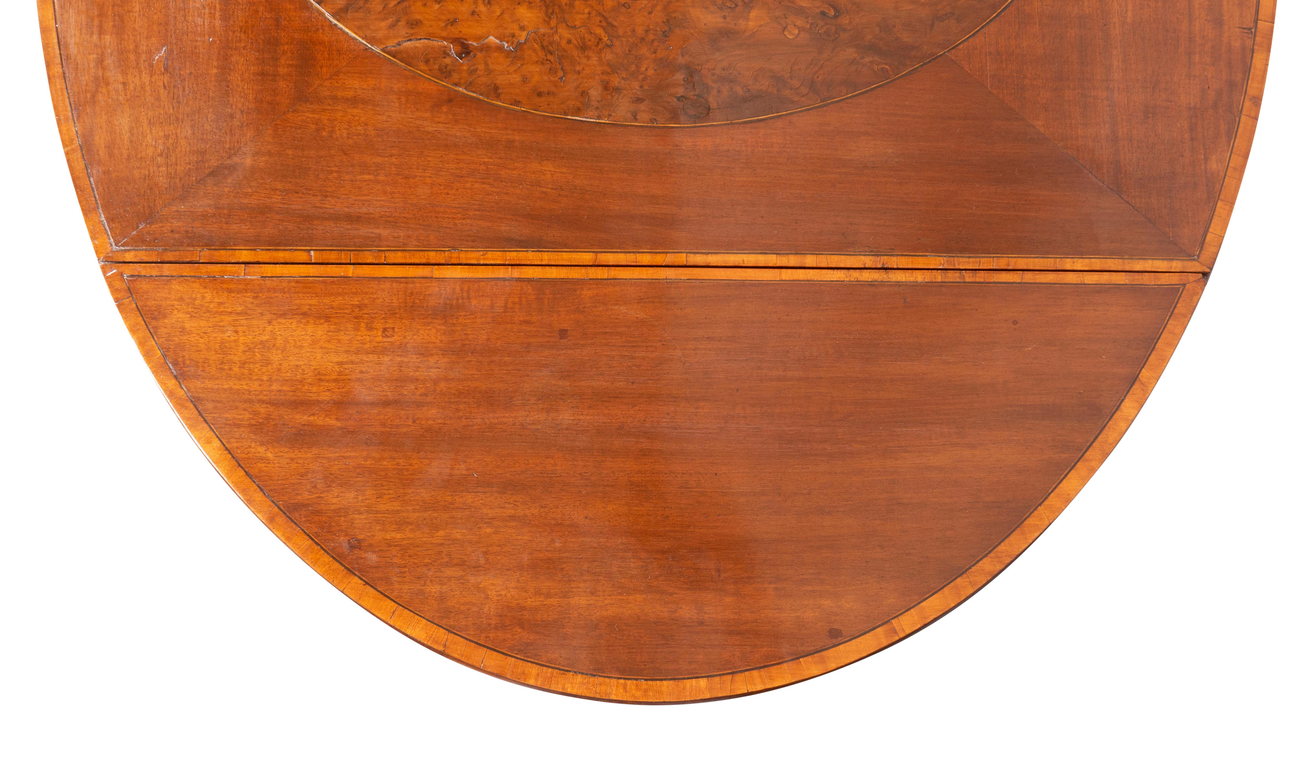 Pembroke-Tisch aus Mahagoni und Thuya-Holz, George III.-Periode im Angebot 9