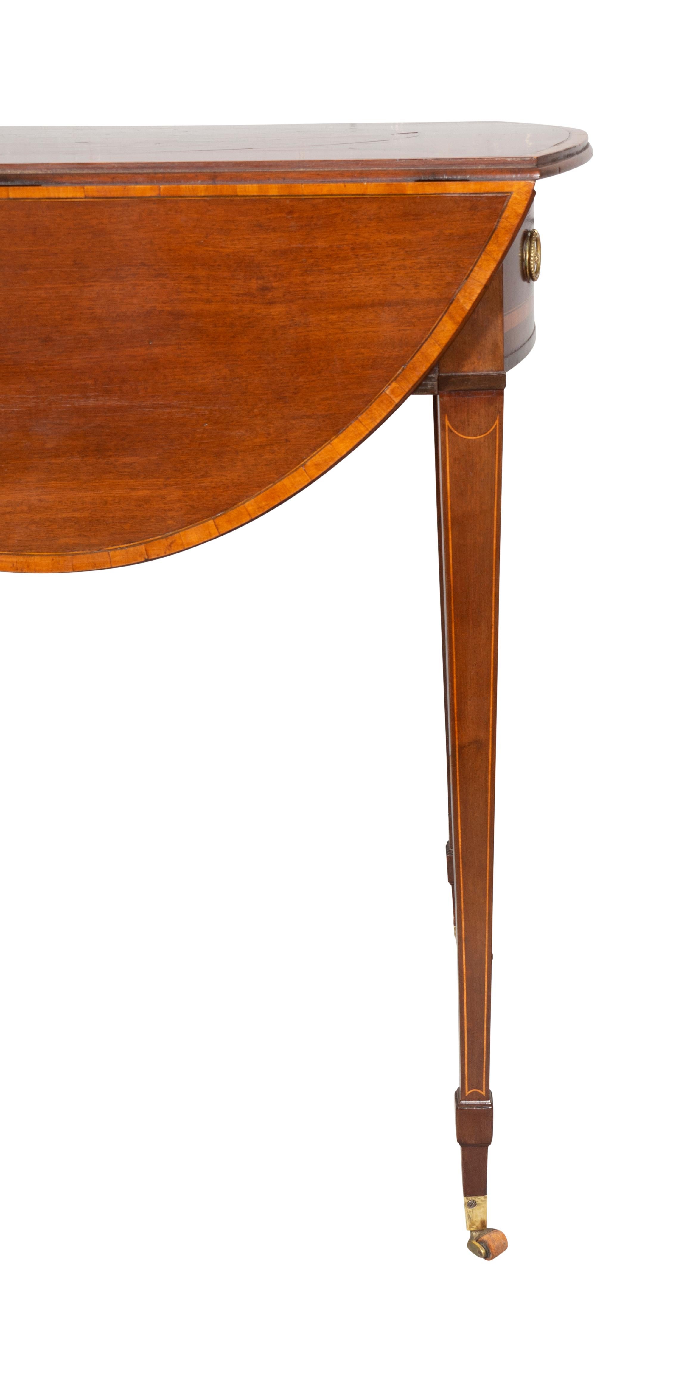 George III Mahogany And Thuya Wood Pembroke Table In Good Condition For Sale In Essex, MA