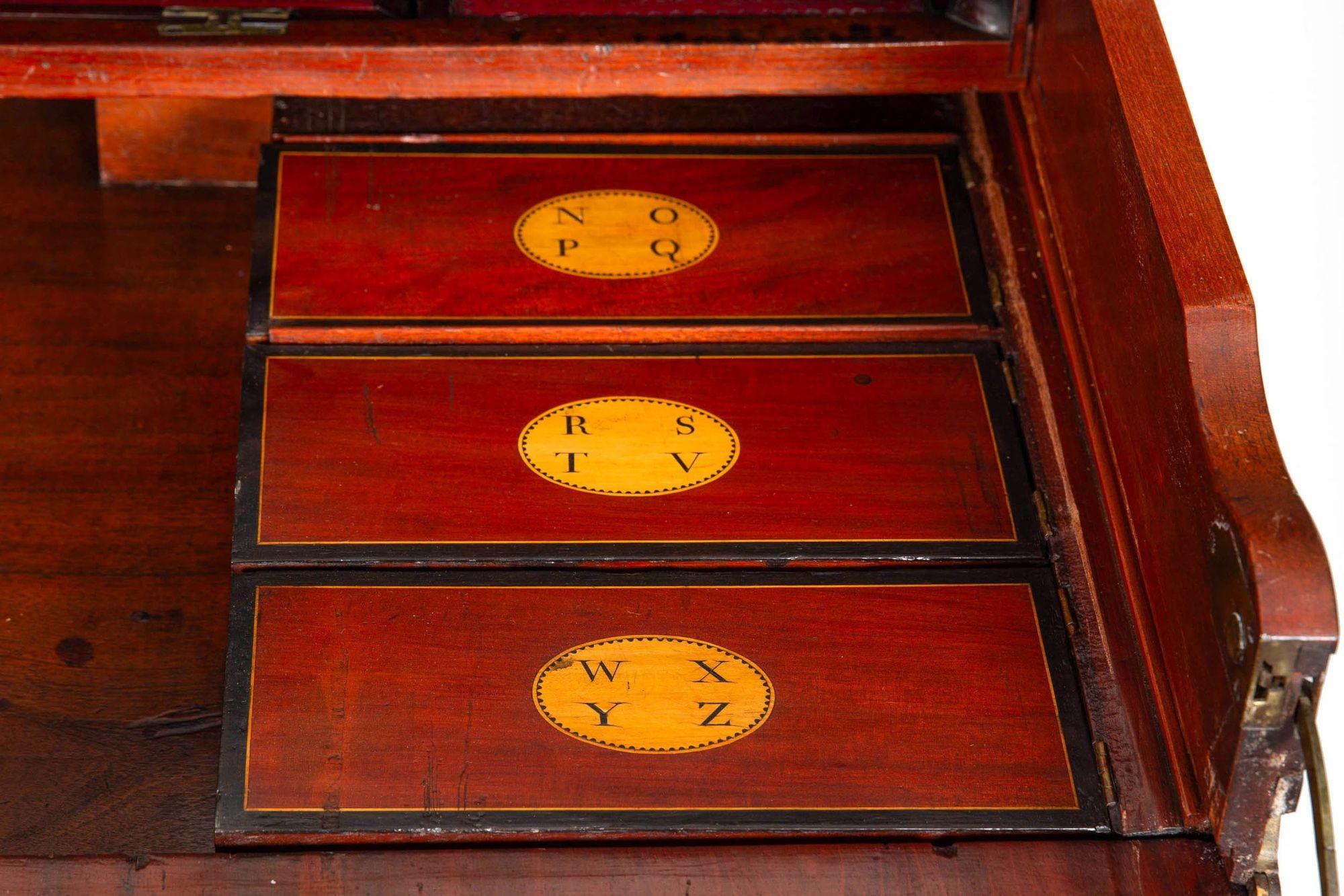 George III Mahogany Architect’s Desk attr. Gillows of Lancaster circa 1790 For Sale 9