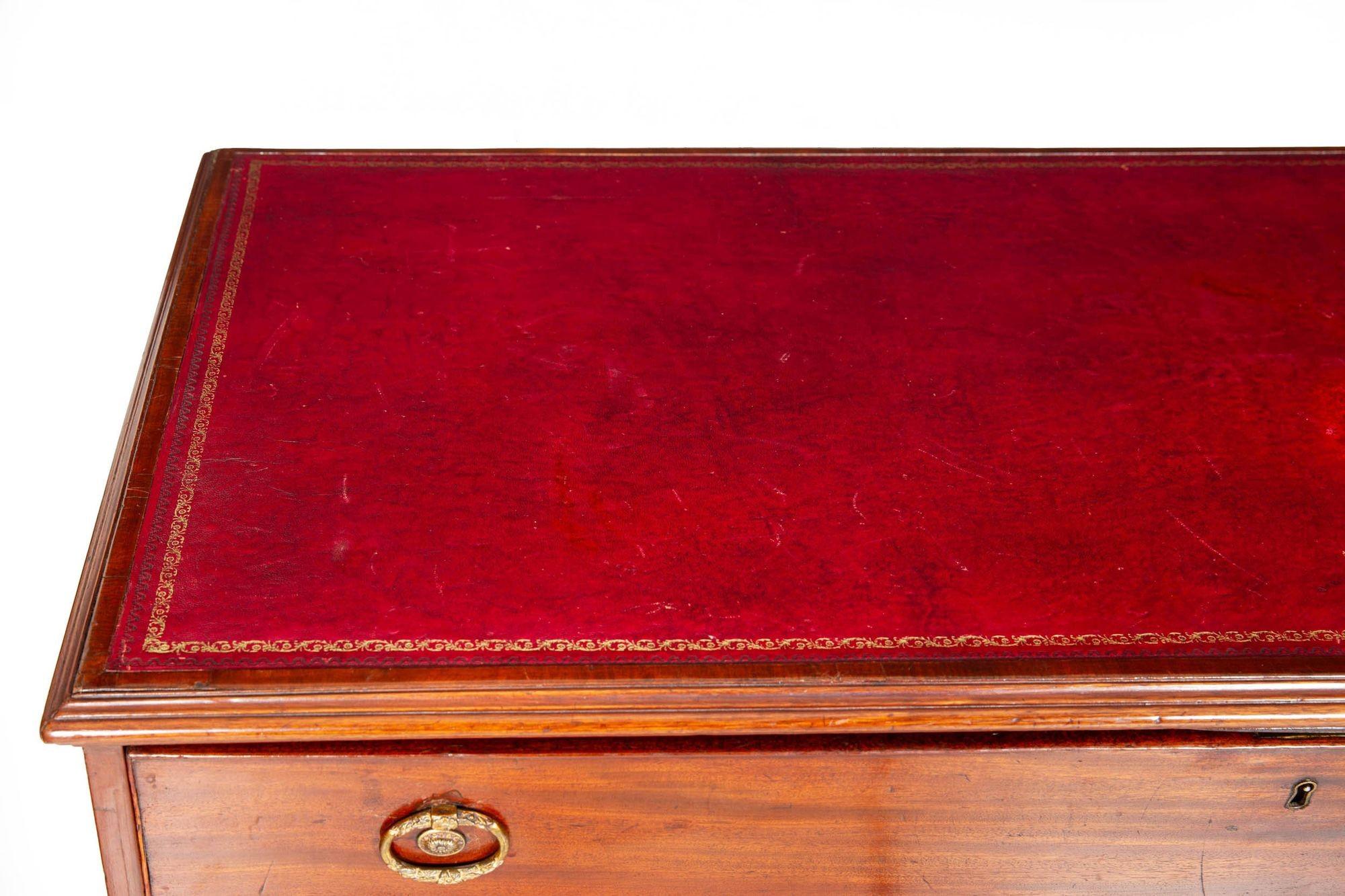 George III Mahogany Architect’s Desk attr. Gillows of Lancaster circa 1790 For Sale 10