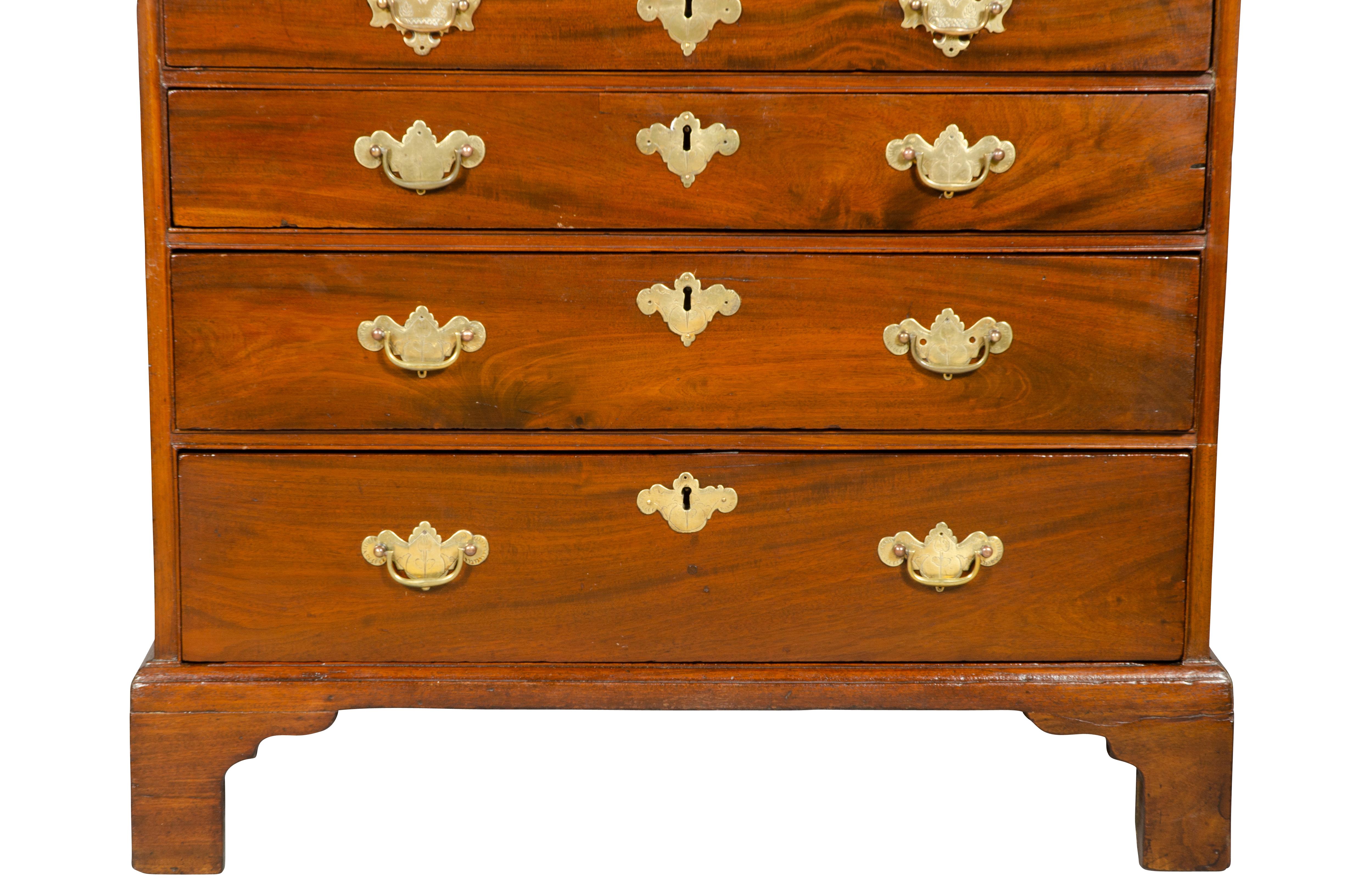 George III Mahogany Bachelor Chest Of Drawers For Sale 10