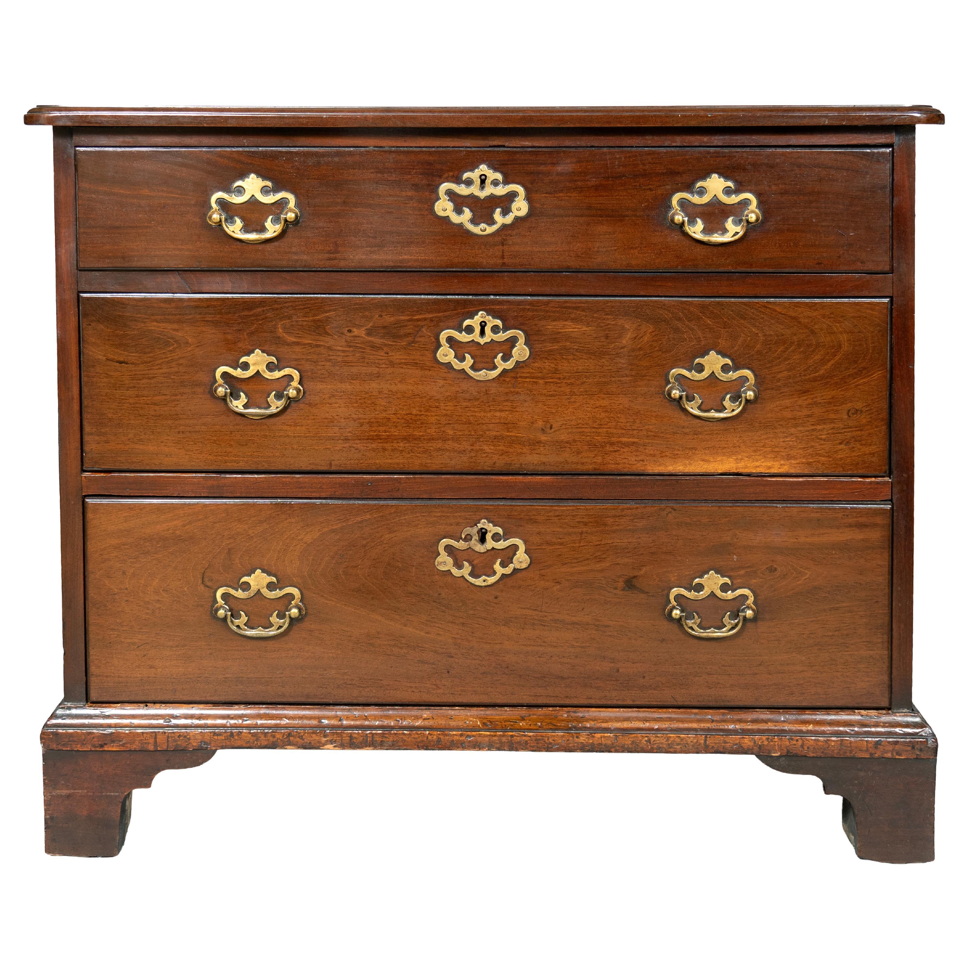 George III Mahogany Bachelors Chest For Sale