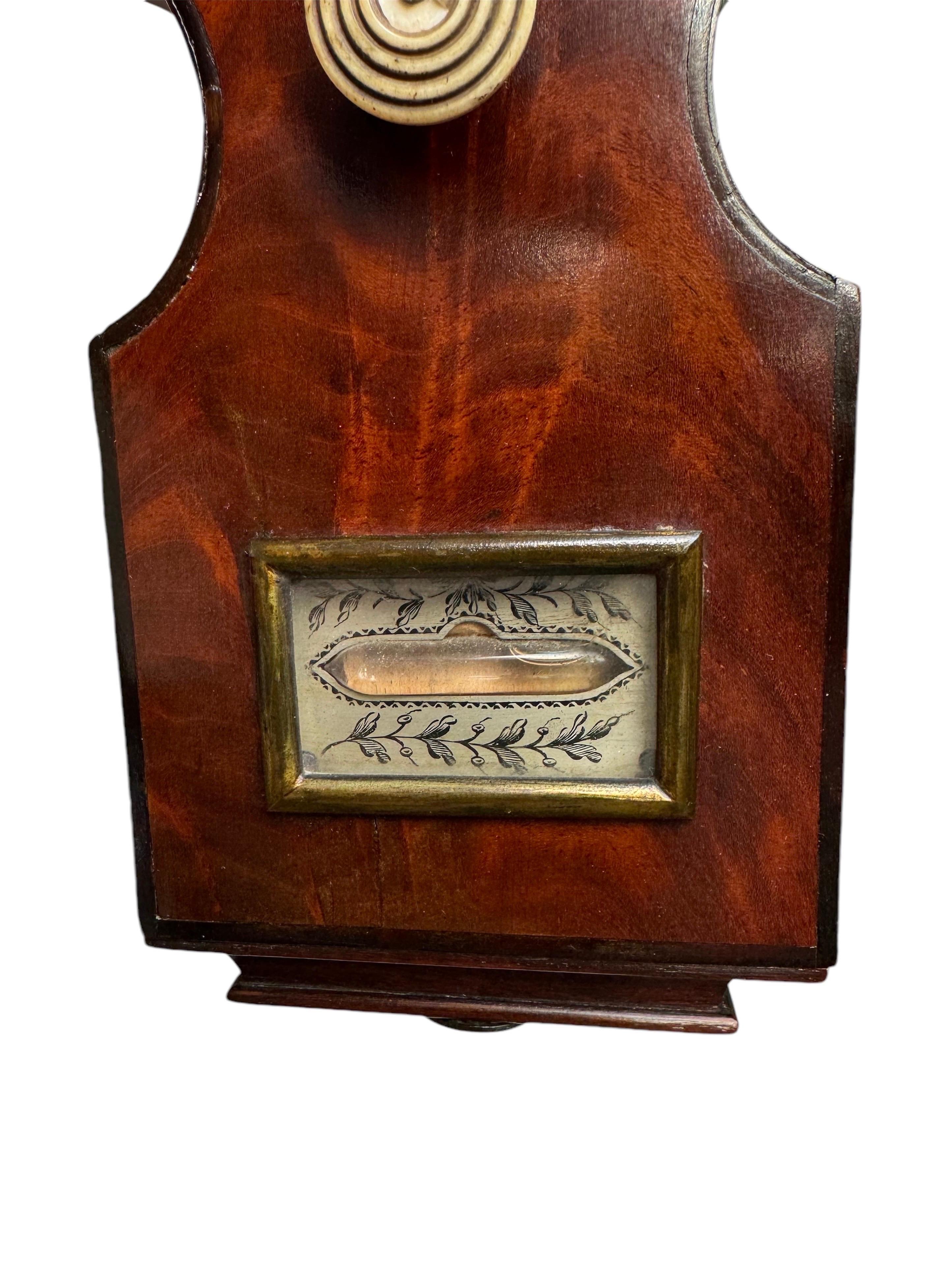 XVIIIe siècle Baromètre Banjo en acajou George III Édimbourg en vente