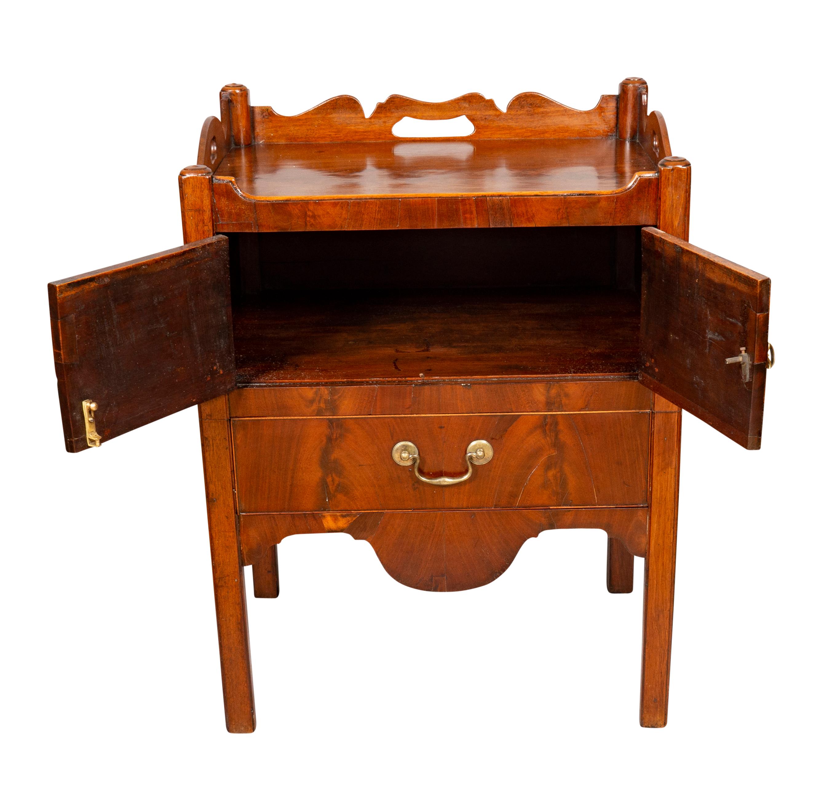 George III Mahogany Bedside Cabinet For Sale 5