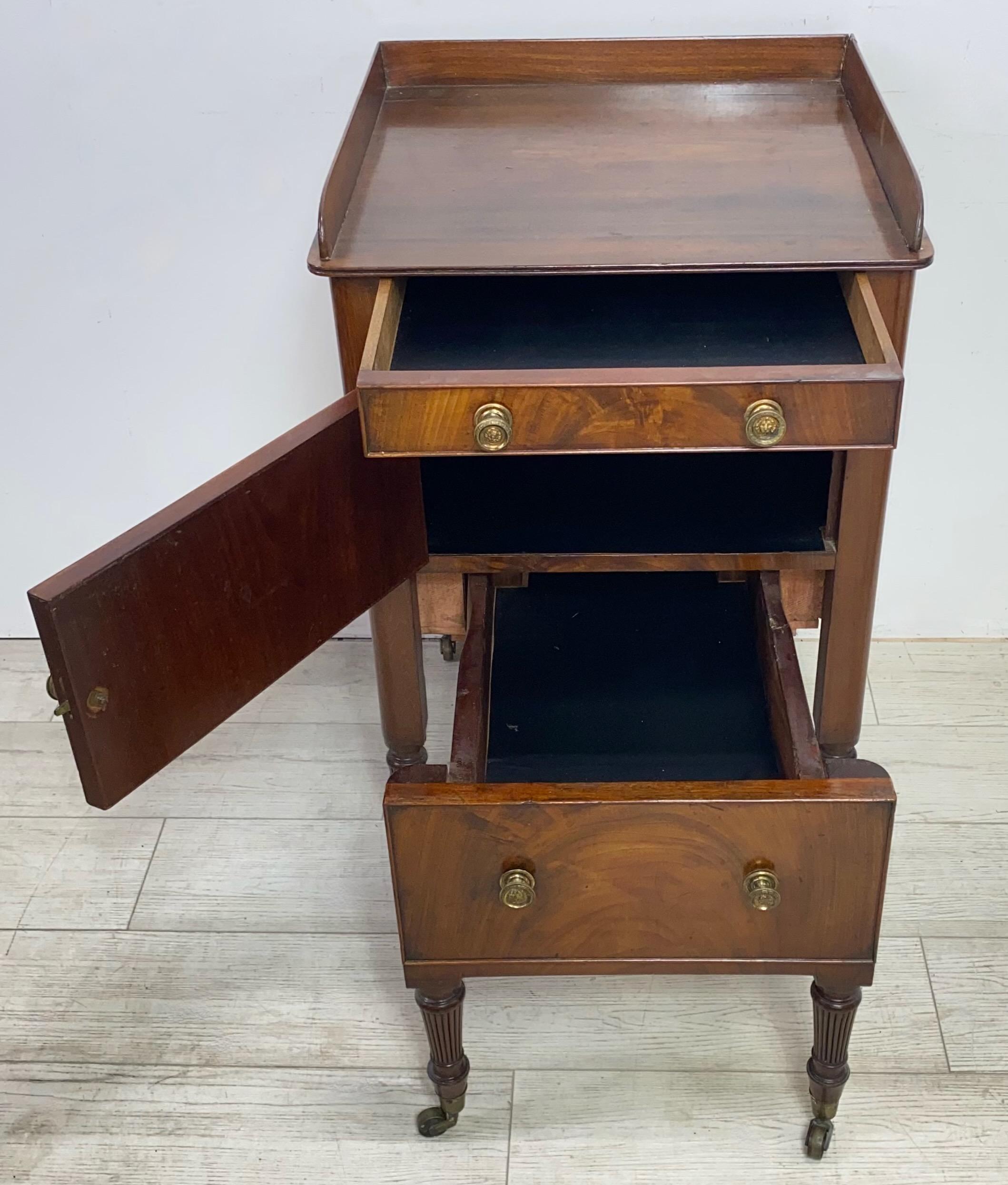 19th Century George III Mahogany Bedside Cabinet / Night Stand, English c1820 For Sale
