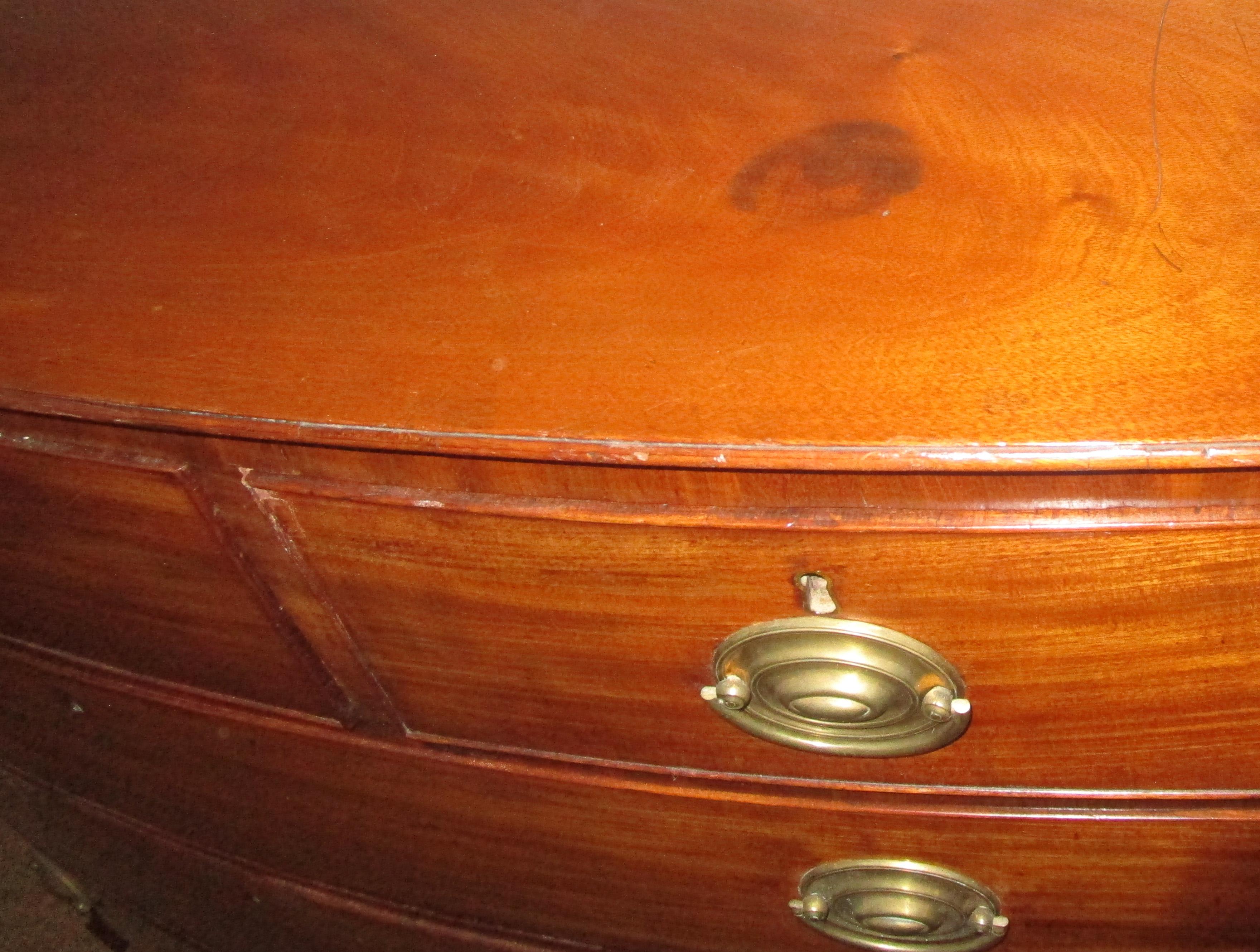 George III Mahogany Bow Front Chest of Drawers For Sale 5