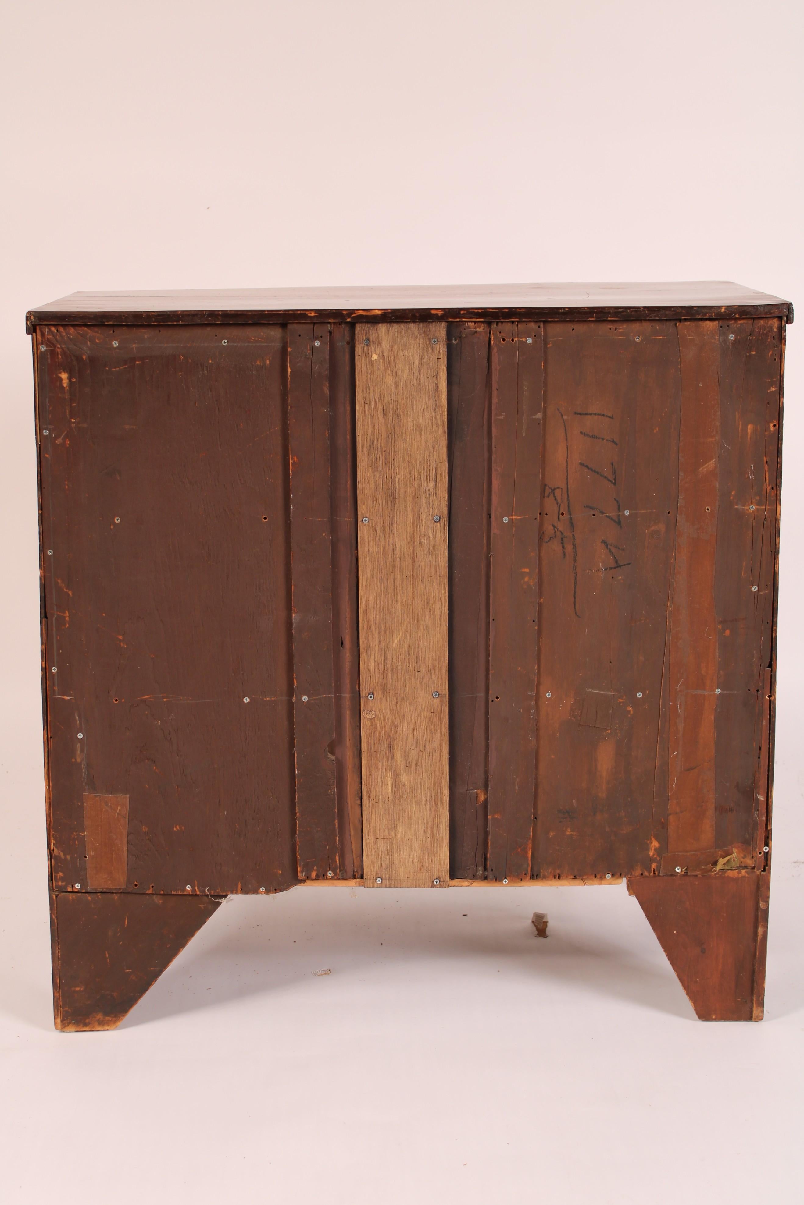 Commode en acajou George III à façade en arc de cercle en vente 6
