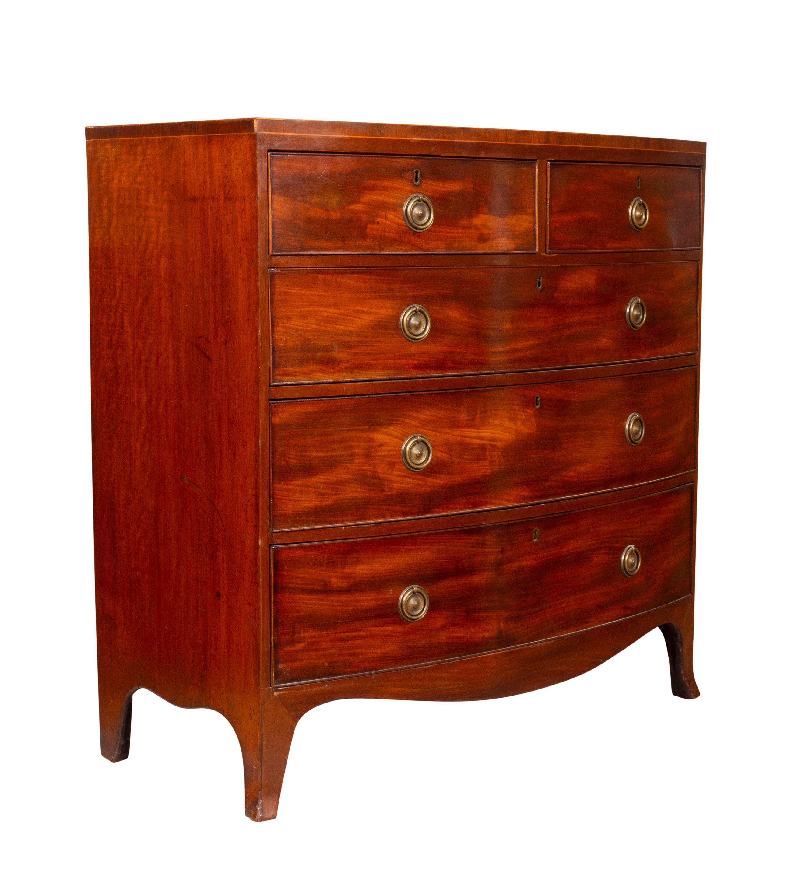 George III Mahogany Bow front Chest Of Drawers In Good Condition In Essex, MA