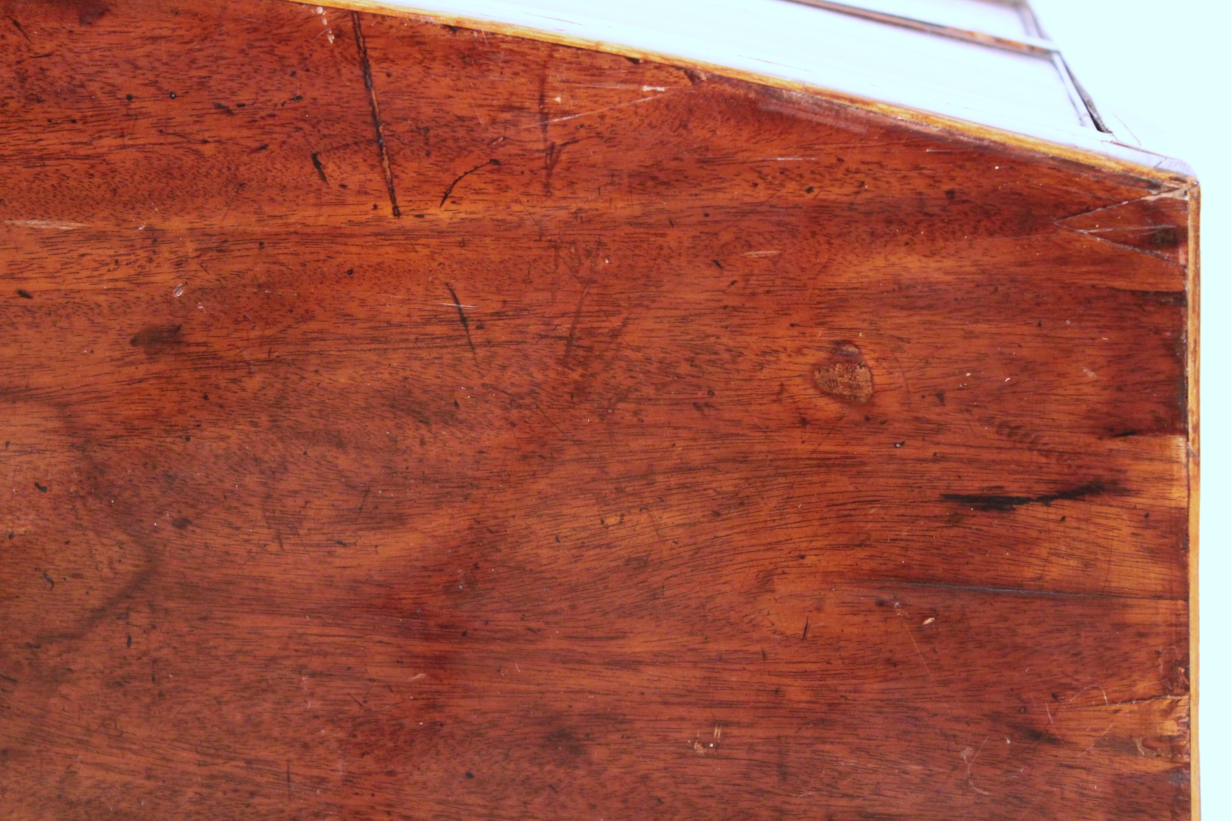 George III Mahogany Bow Front Chest of Drawers 1