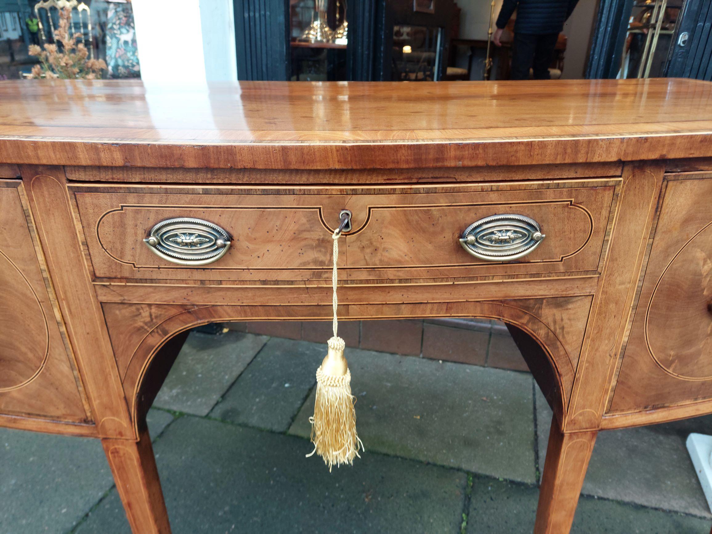 George III Mahagoni Anrichte mit Bogenfront im Zustand „Gut“ im Angebot in Altrincham, GB
