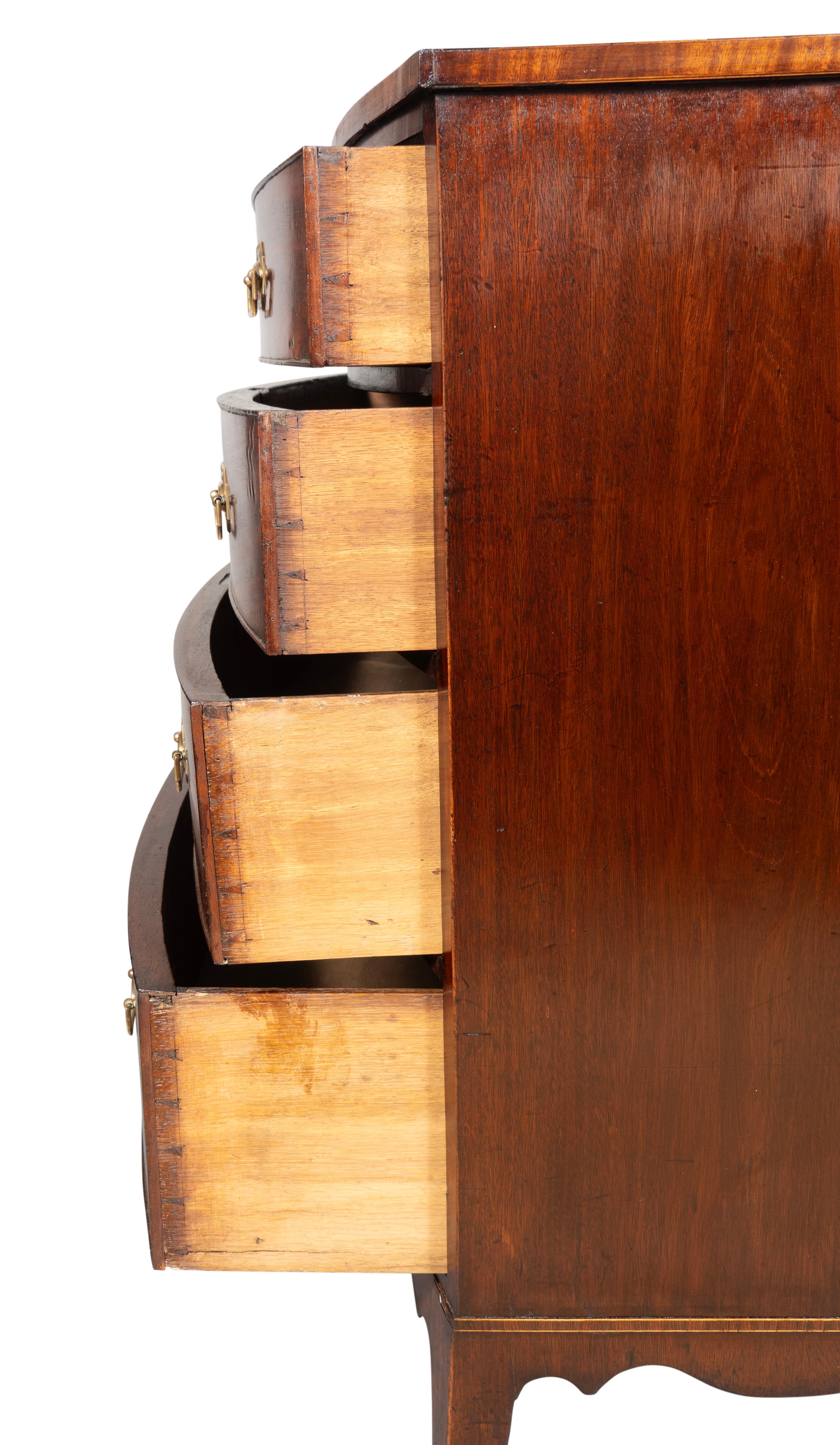 George III Mahogany Bowfront Chest Of Drawers For Sale 4