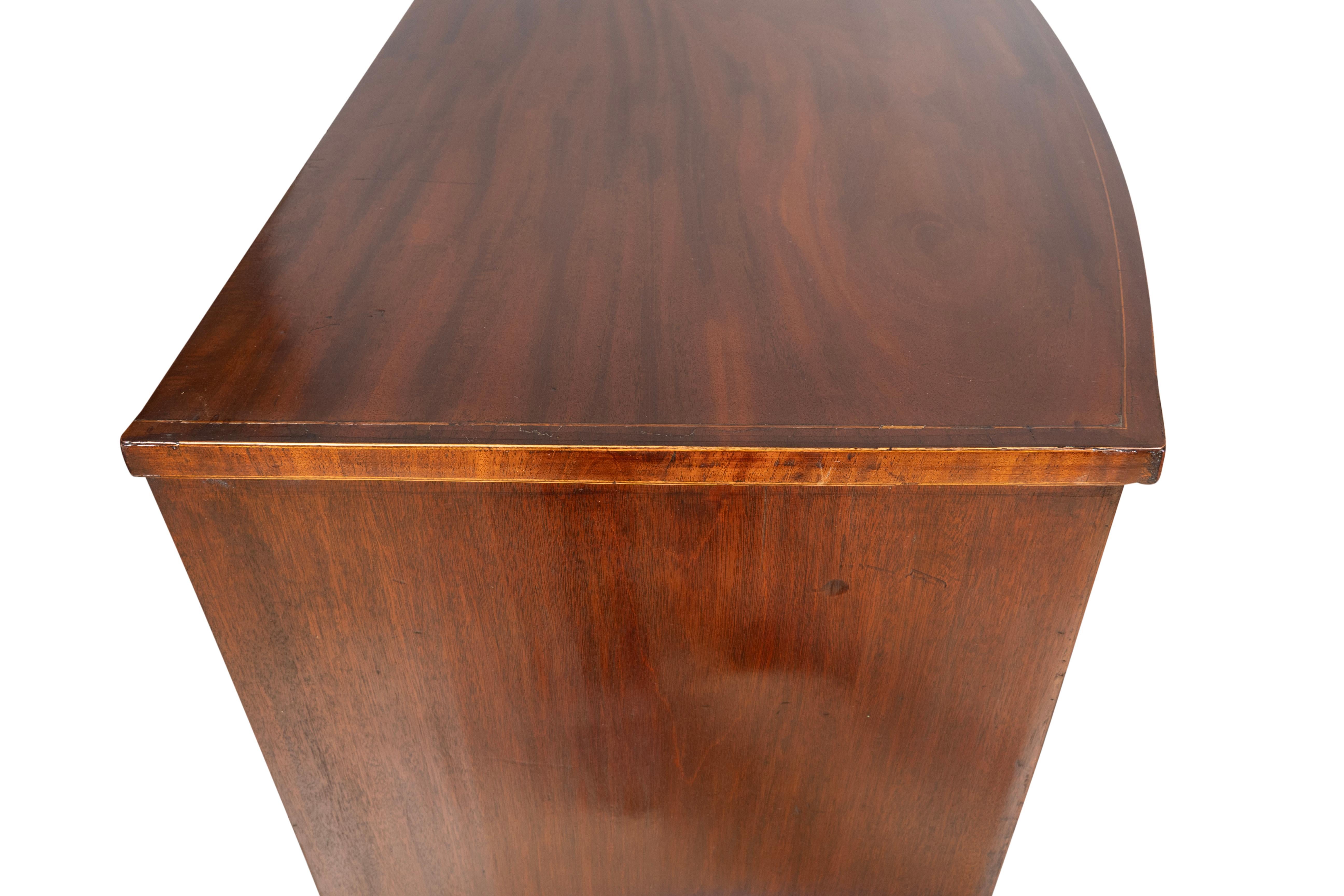 George III Mahogany Bowfront Chest Of Drawers For Sale 5