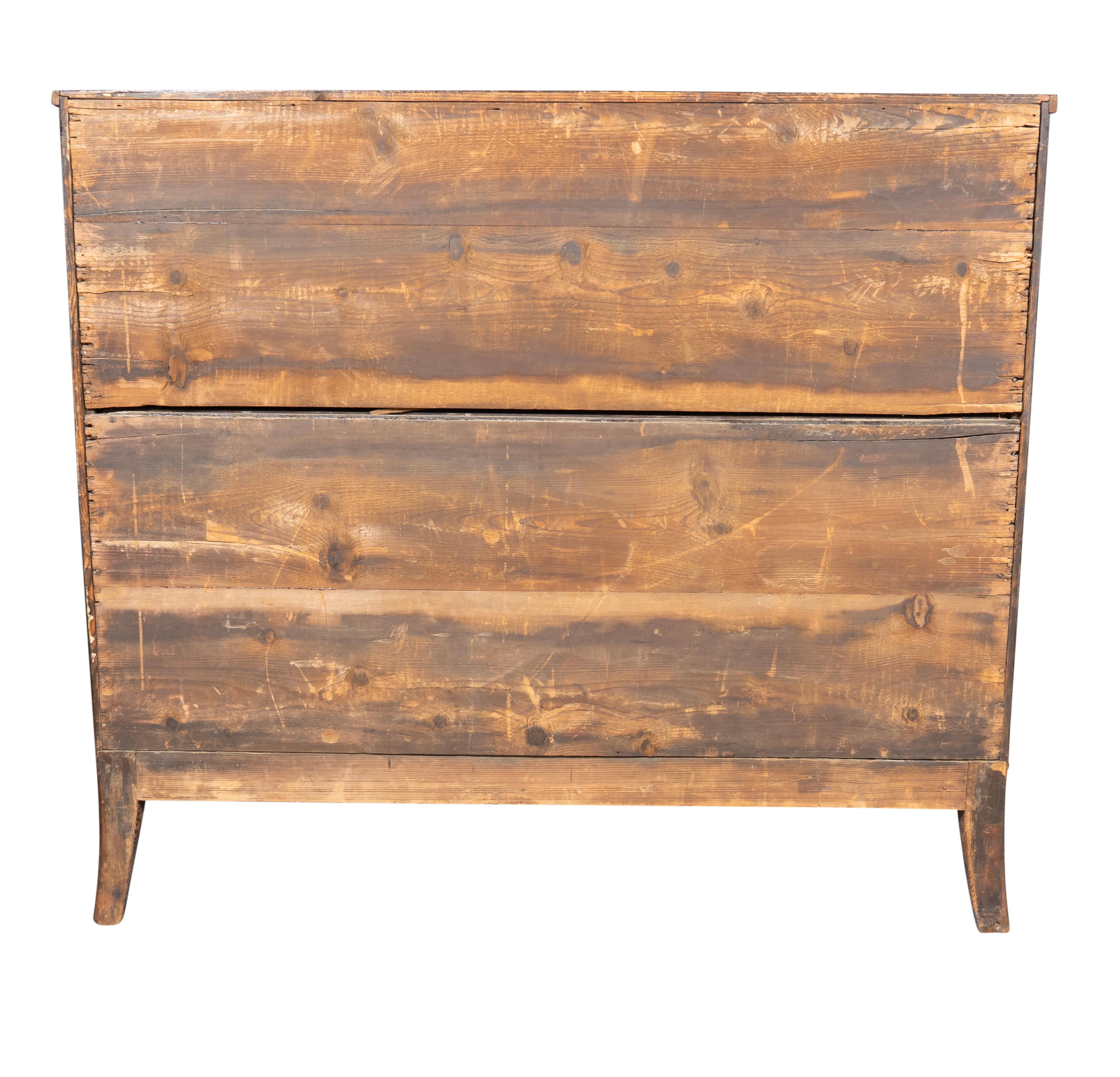 Late 18th Century George III Mahogany Bowfront Chest Of Drawers For Sale