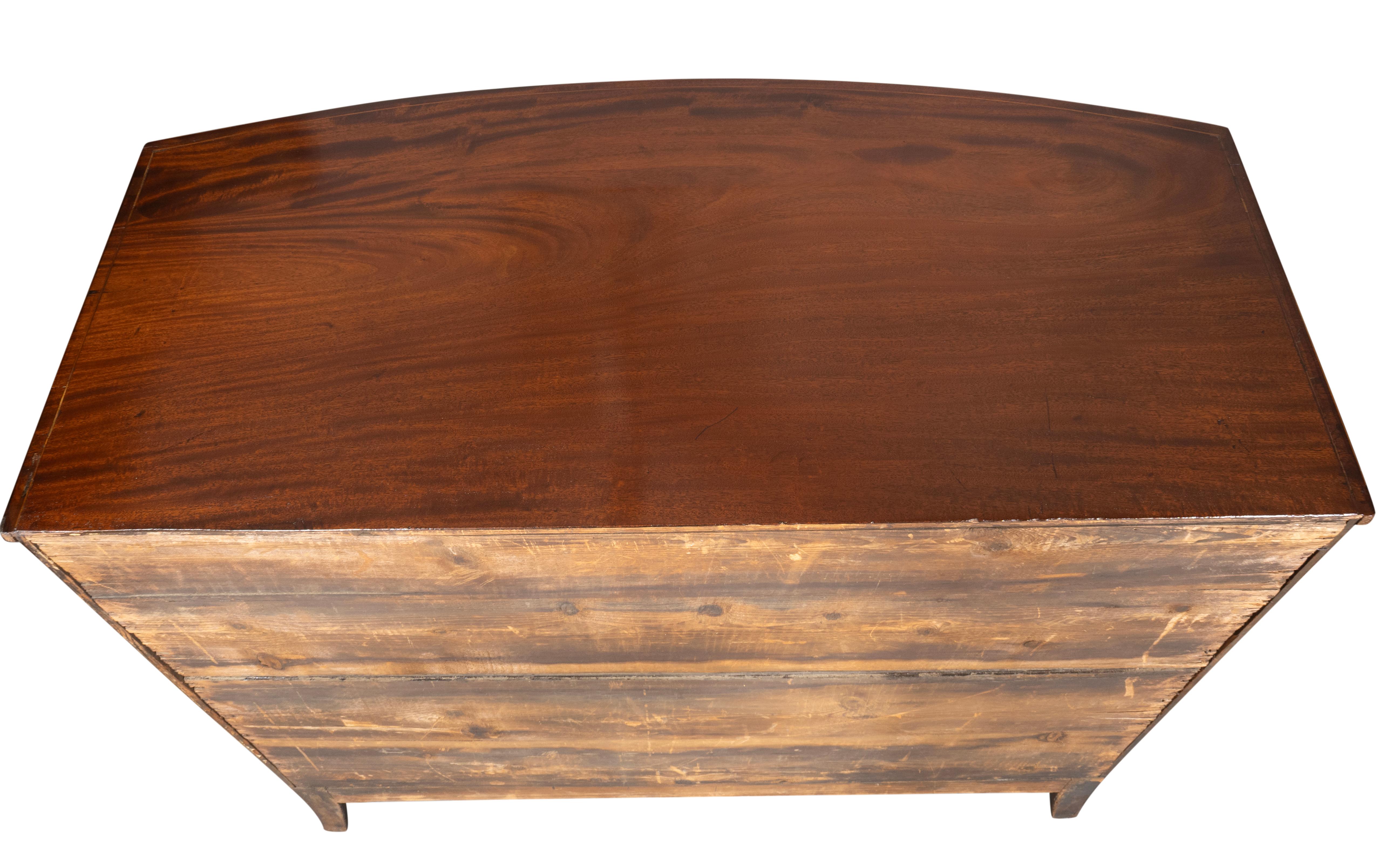 George III Mahogany Bowfront Chest Of Drawers For Sale 3