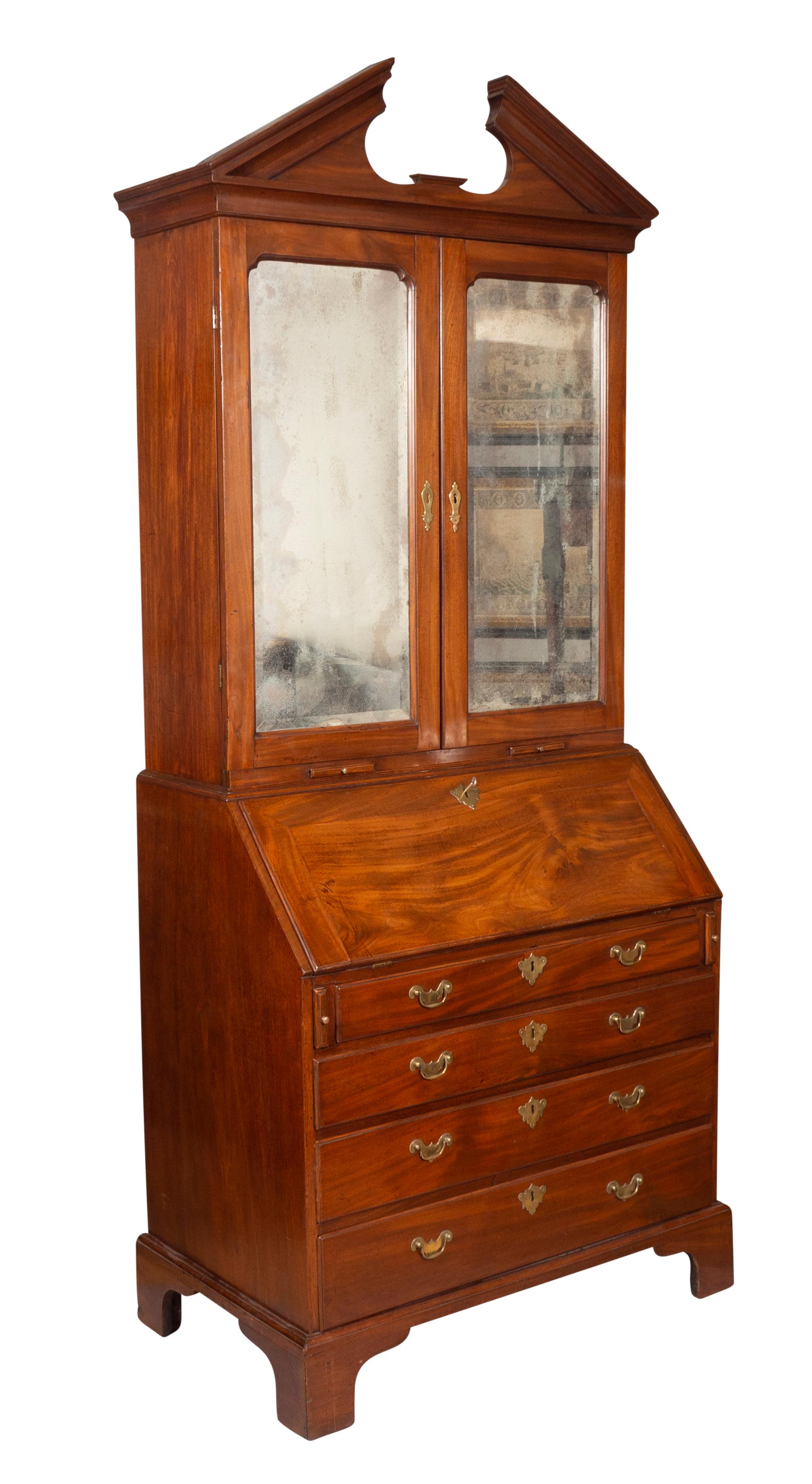 George III Mahogany Bureau Bookcase In Good Condition For Sale In Essex, MA