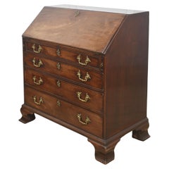 Commodes and Chests of Drawers