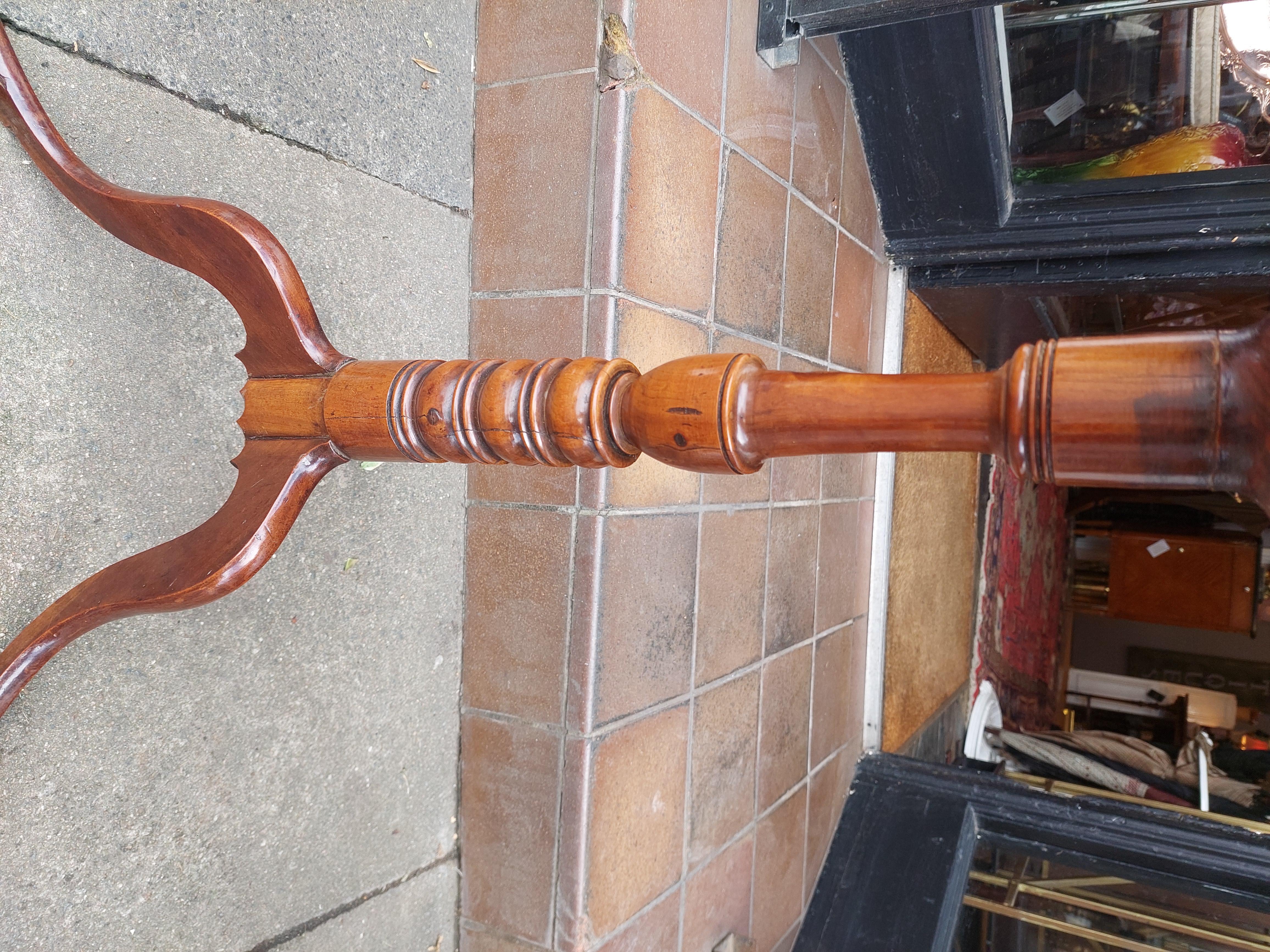 Tavolo occasionale con portacandele in mogano di Giorgio III In condizioni buone in vendita a Altrincham, GB