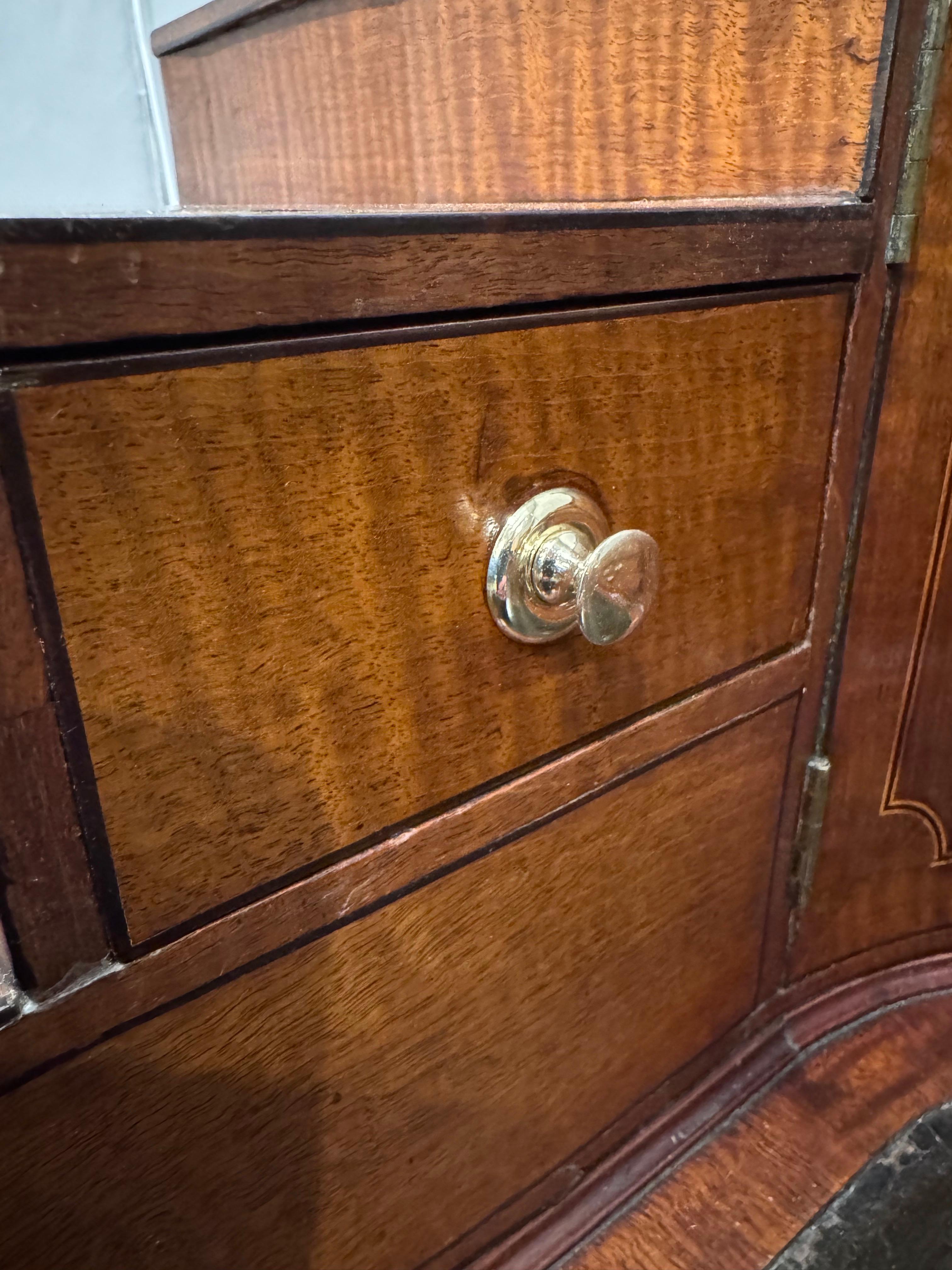 George III Mahogany Carlton House Desk, attributed to Gillow of Lancaster.C.1790 im Angebot 1