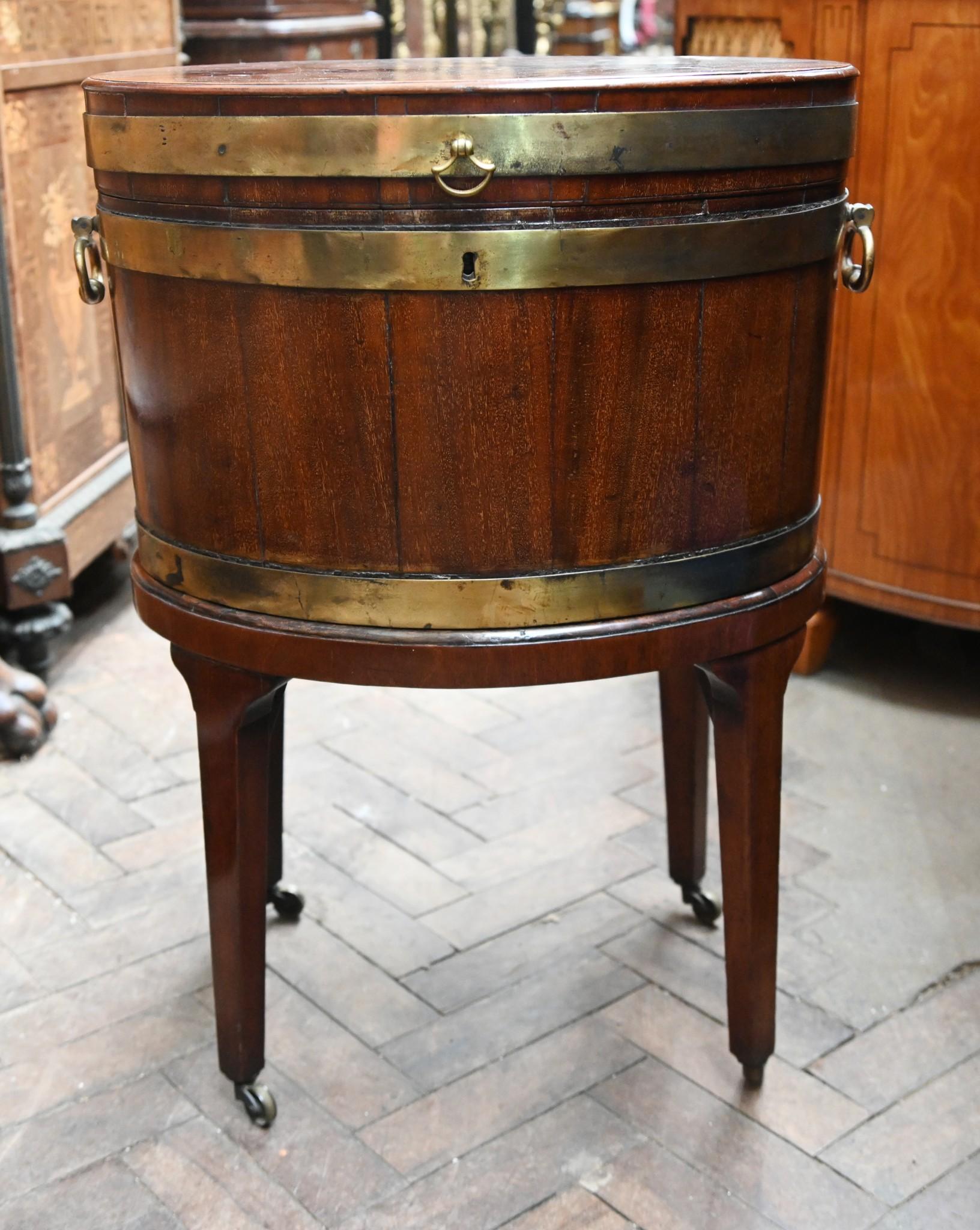 George III Mahogany Cellerette Wine Chest Champagne Bucket 1770 For Sale 8