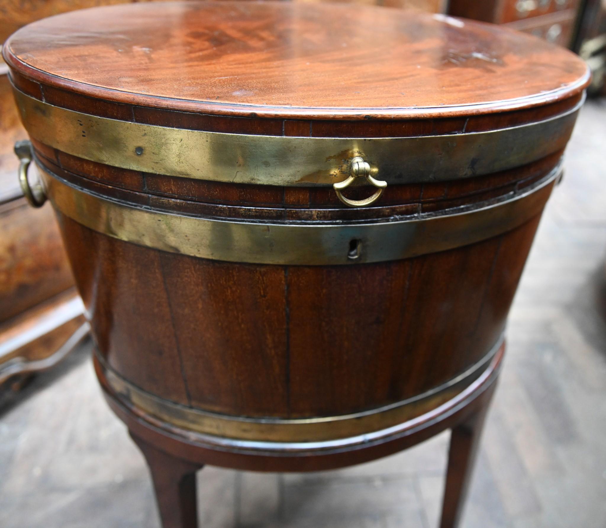 George III Mahogany Cellerette Wine Chest Champagne Bucket 1770 For Sale 1