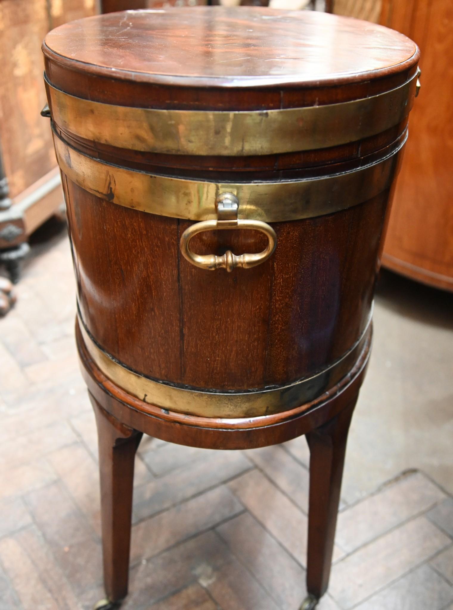George III Mahogany Cellerette Wine Chest Champagne Bucket 1770 For Sale 2