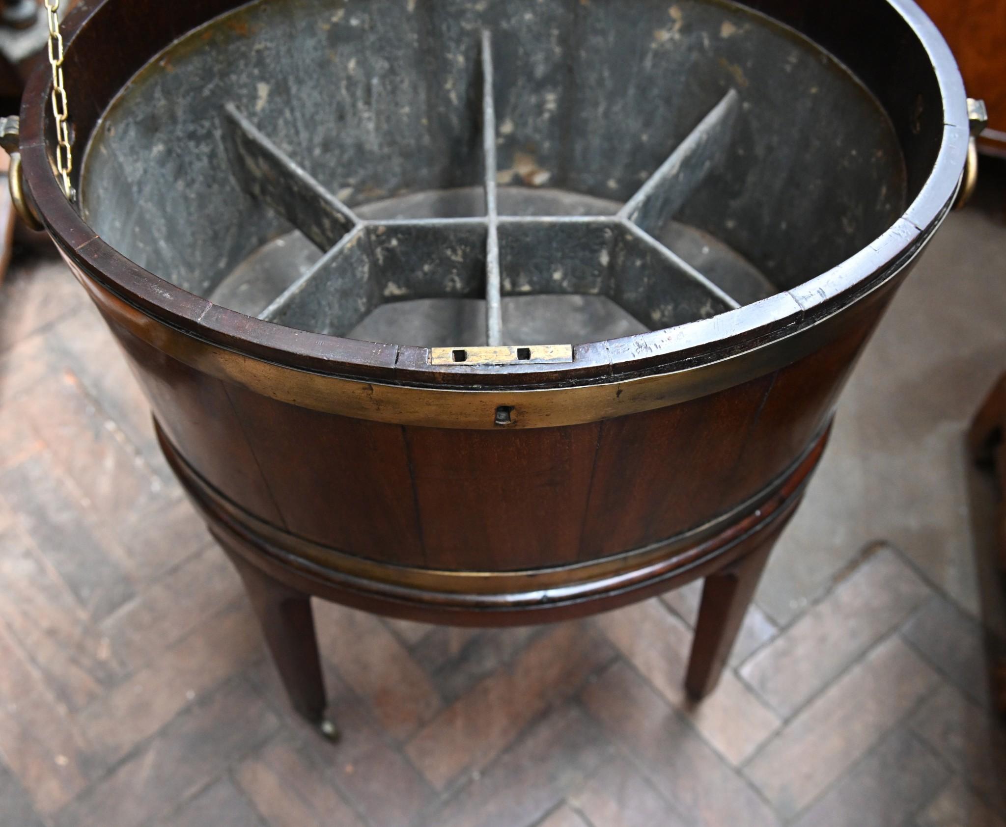 George III Mahogany Cellerette Wine Chest Champagne Bucket 1770 For Sale 4