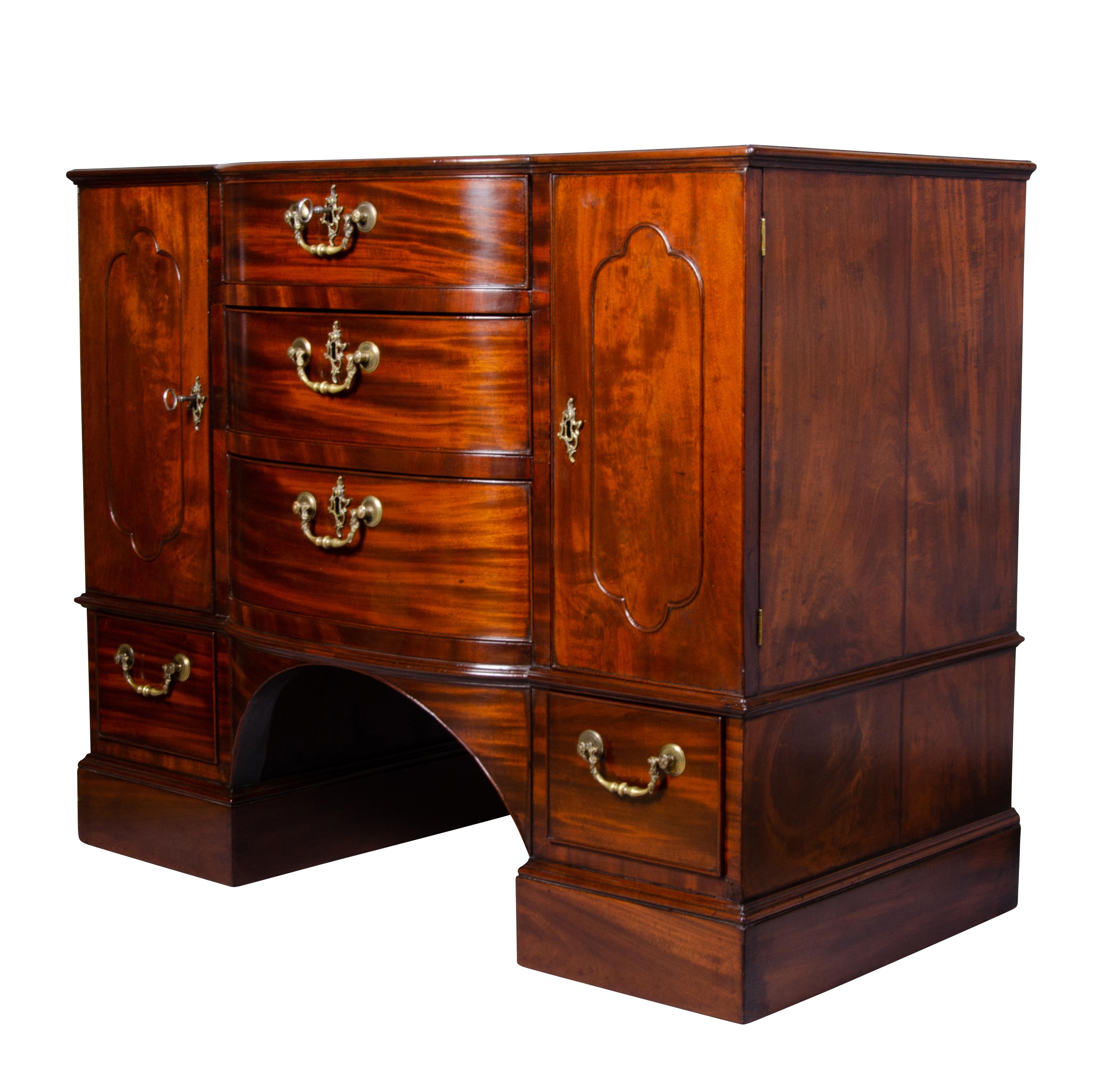 English George III Mahogany Chest Attributed to Wright and Elwick For Sale