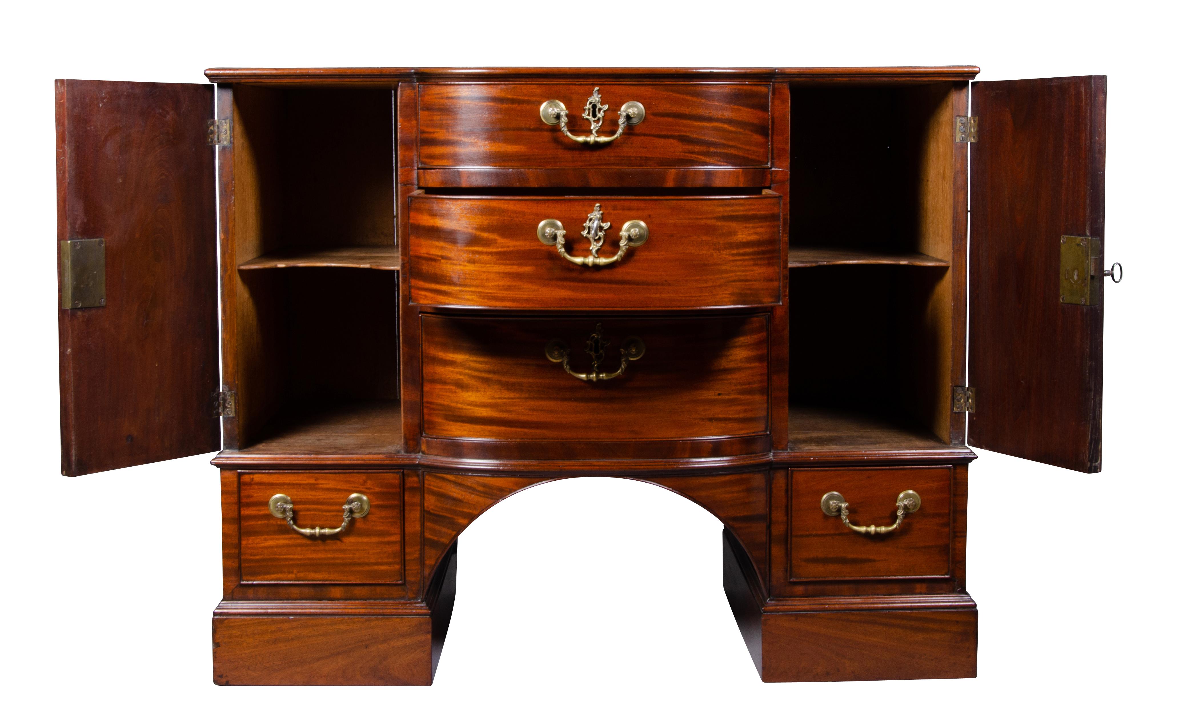 Mid-18th Century George III Mahogany Chest Attributed to Wright and Elwick For Sale