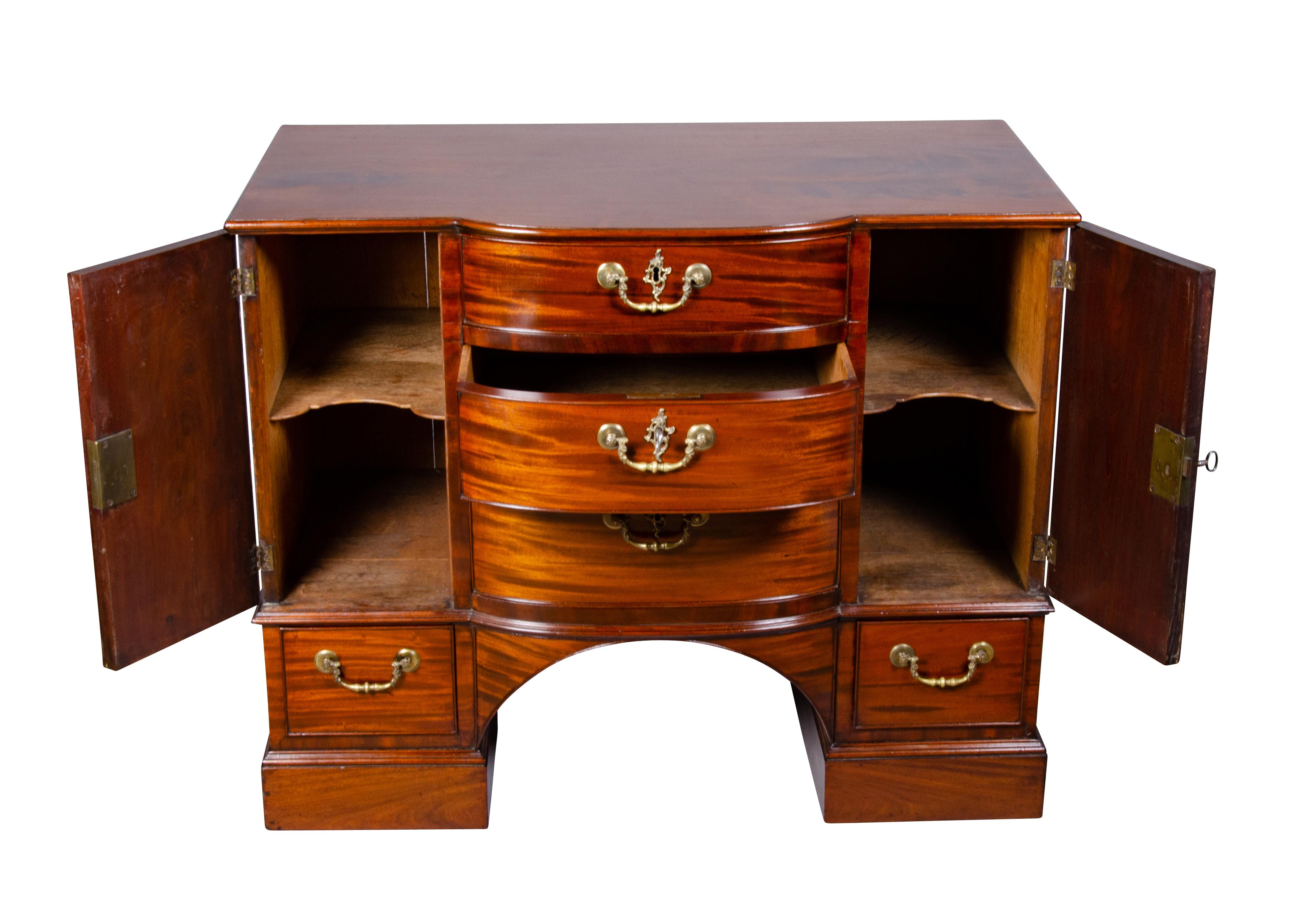 George III Mahogany Chest Attributed to Wright and Elwick For Sale 1