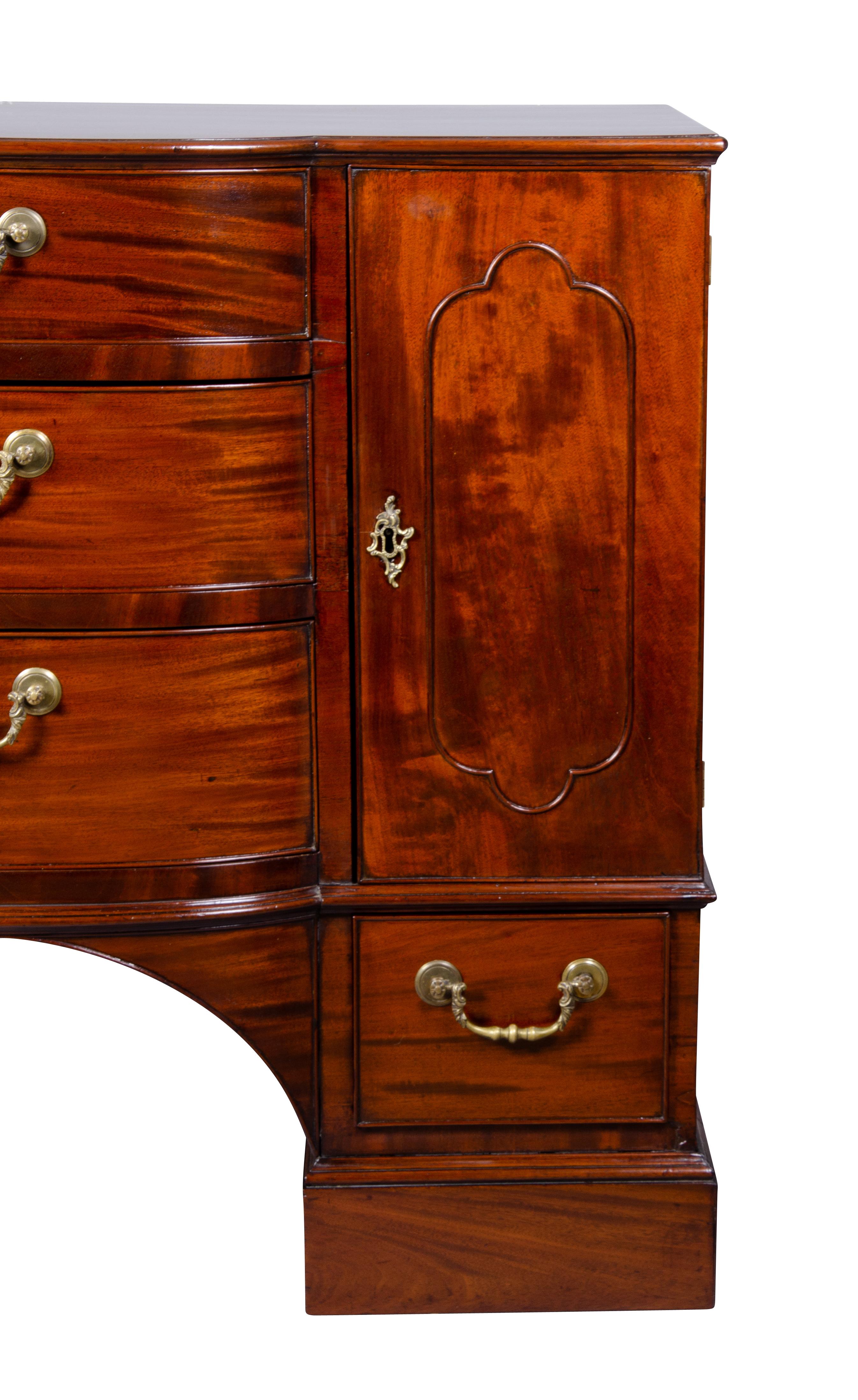 George III Mahogany Chest Attributed to Wright and Elwick For Sale 3