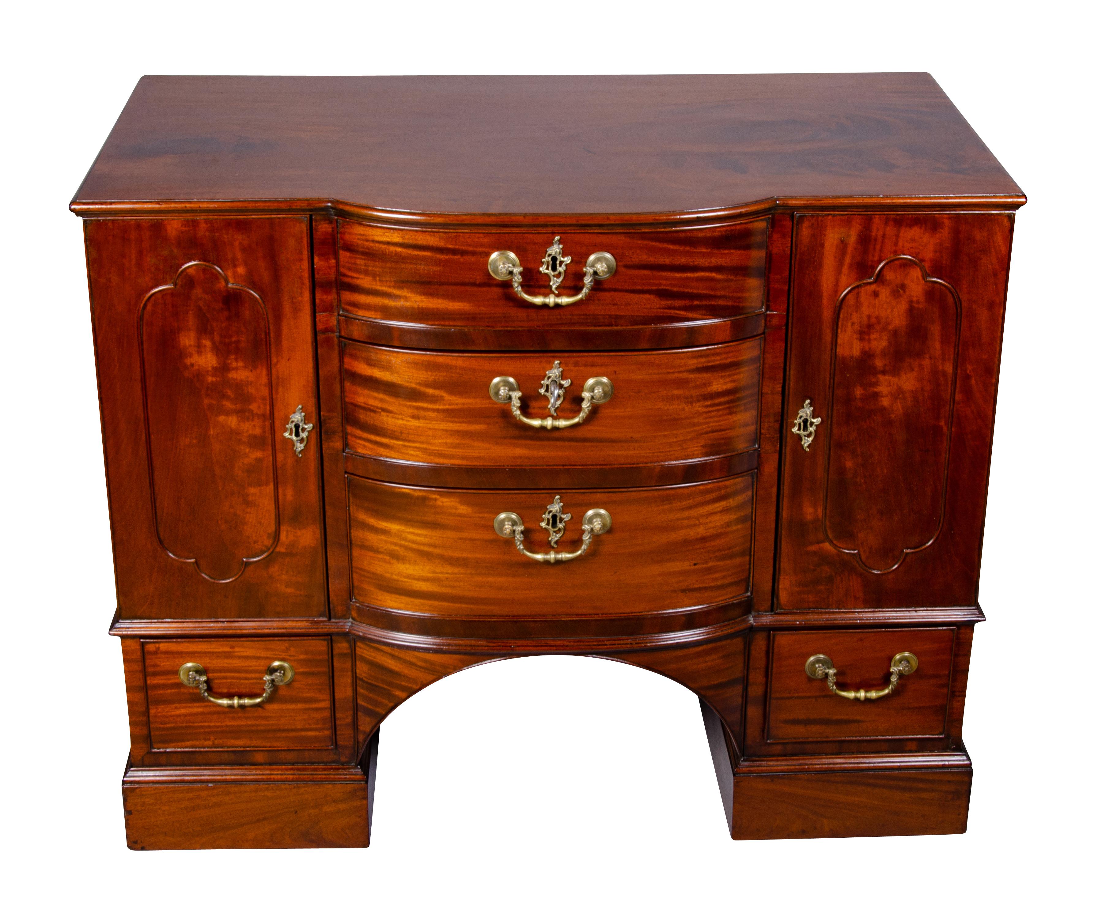 George III Mahogany Chest Attributed to Wright and Elwick For Sale 4