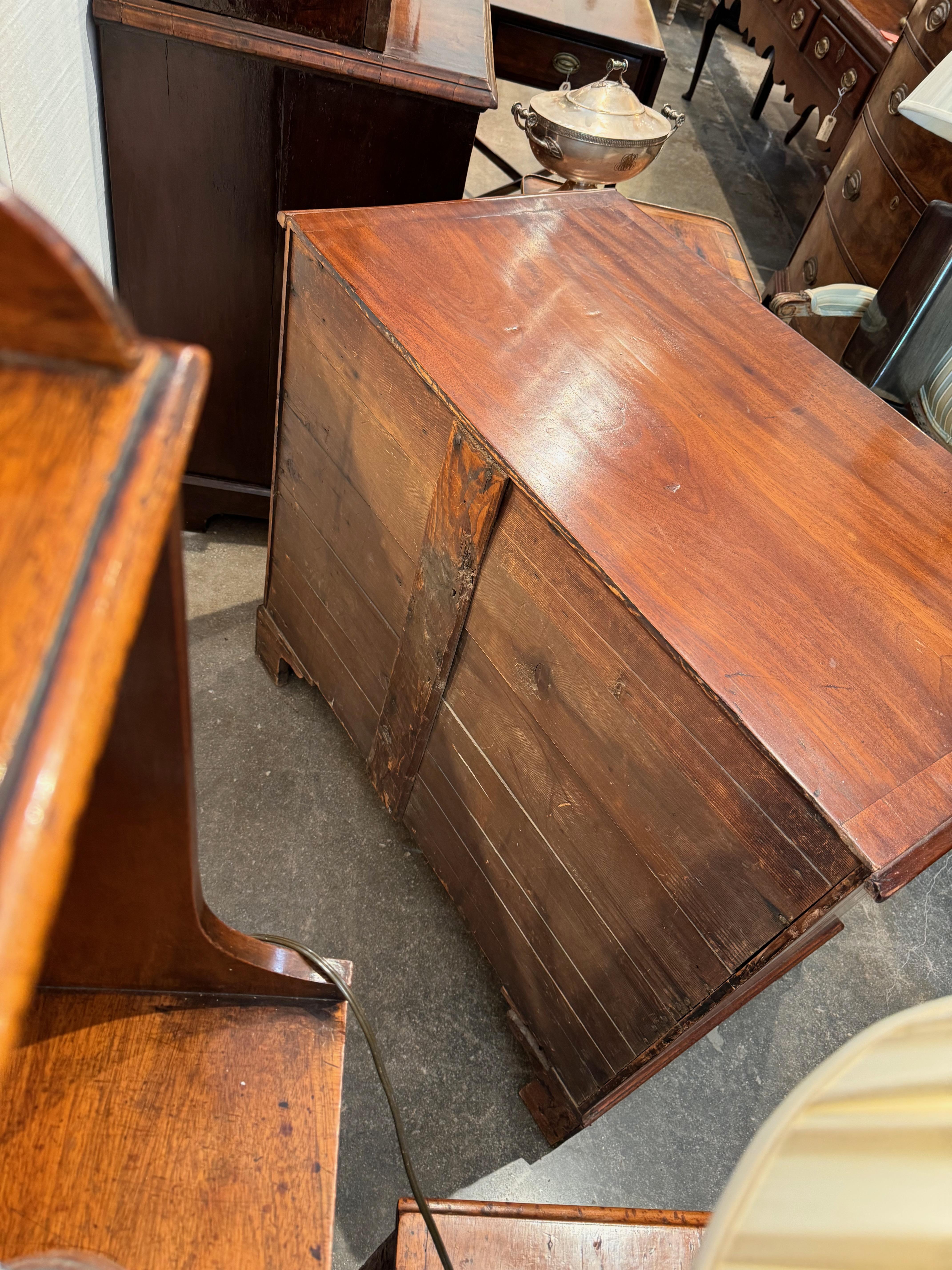 Arcón de caoba Jorge III en venta 2
