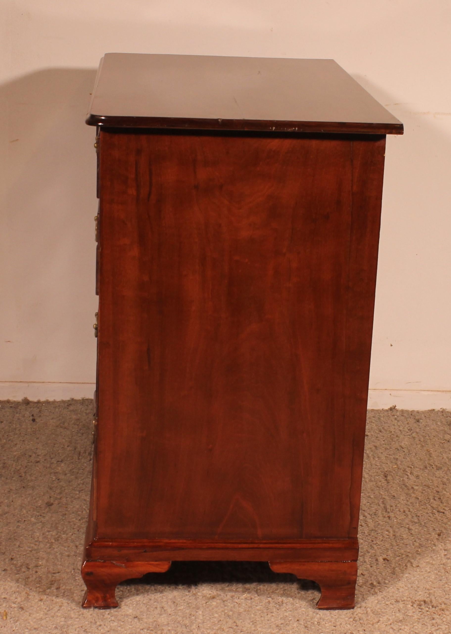 Cassettiera in mogano di Giorgio III - XVIII secolo in vendita 1