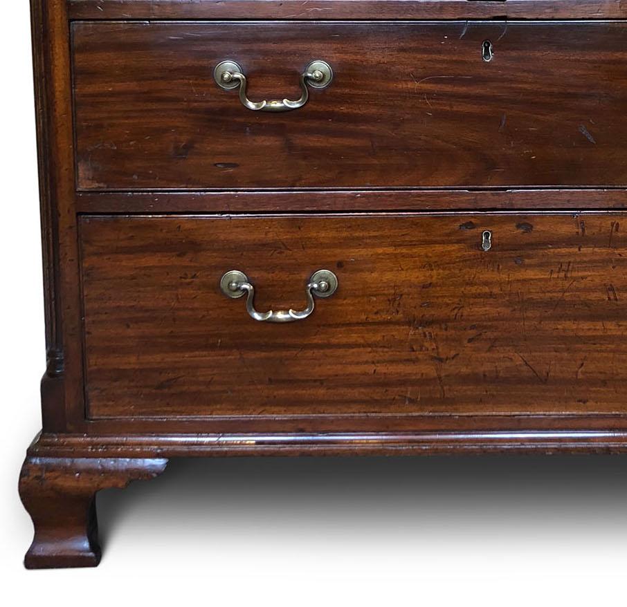 Woodwork George III Mahogany Chest of Drawers, circa 1780 For Sale