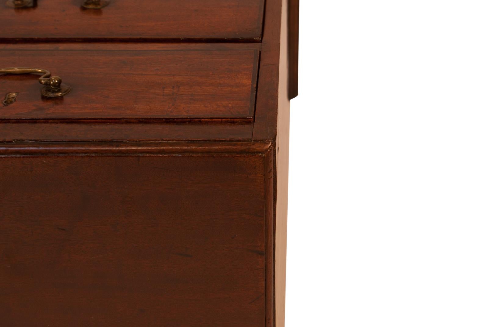 George III Mahogany Chest of Drawers, England, circa 1780 1