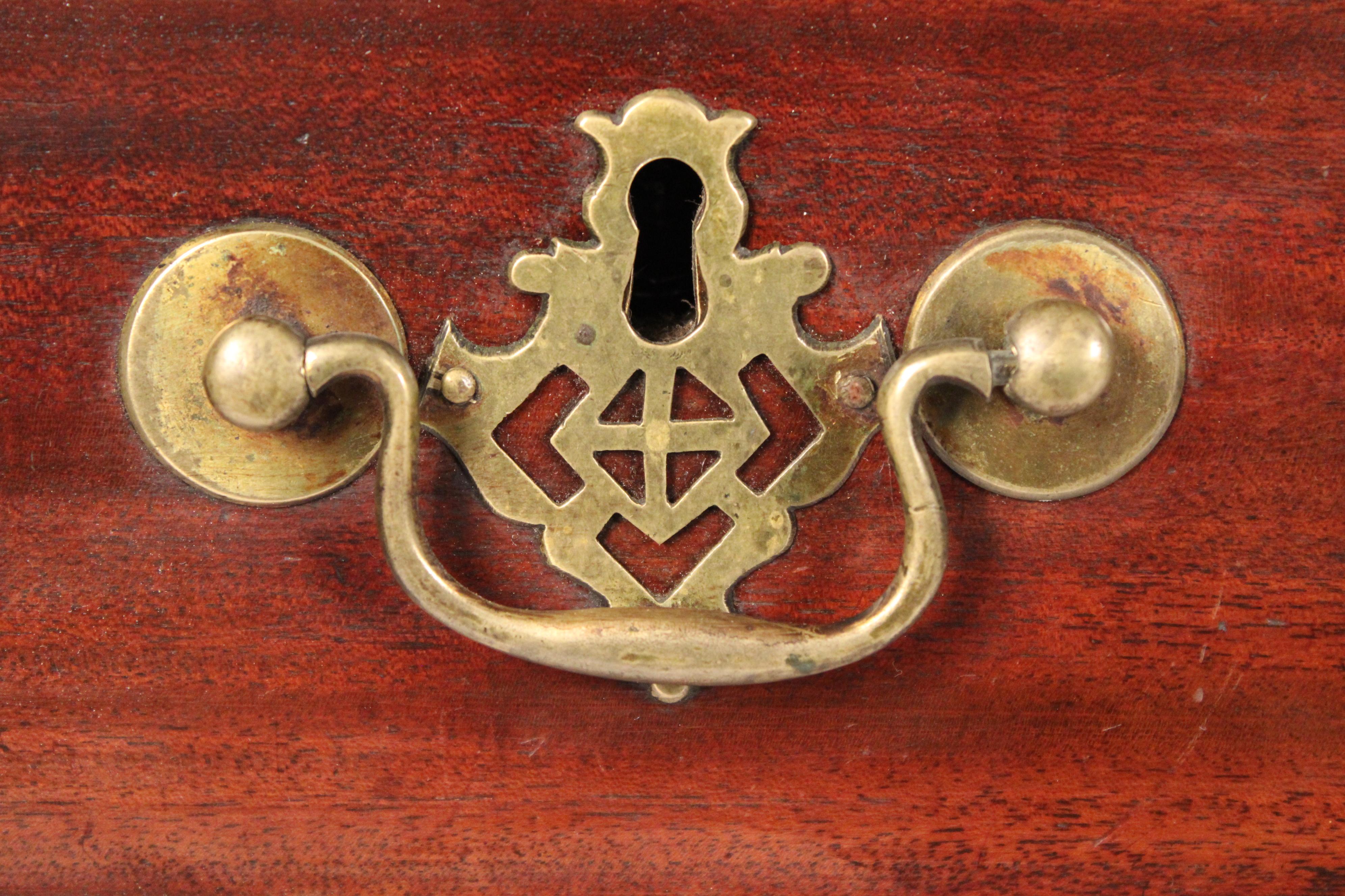 Cassettiera in mogano di Giorgio III in vendita 4