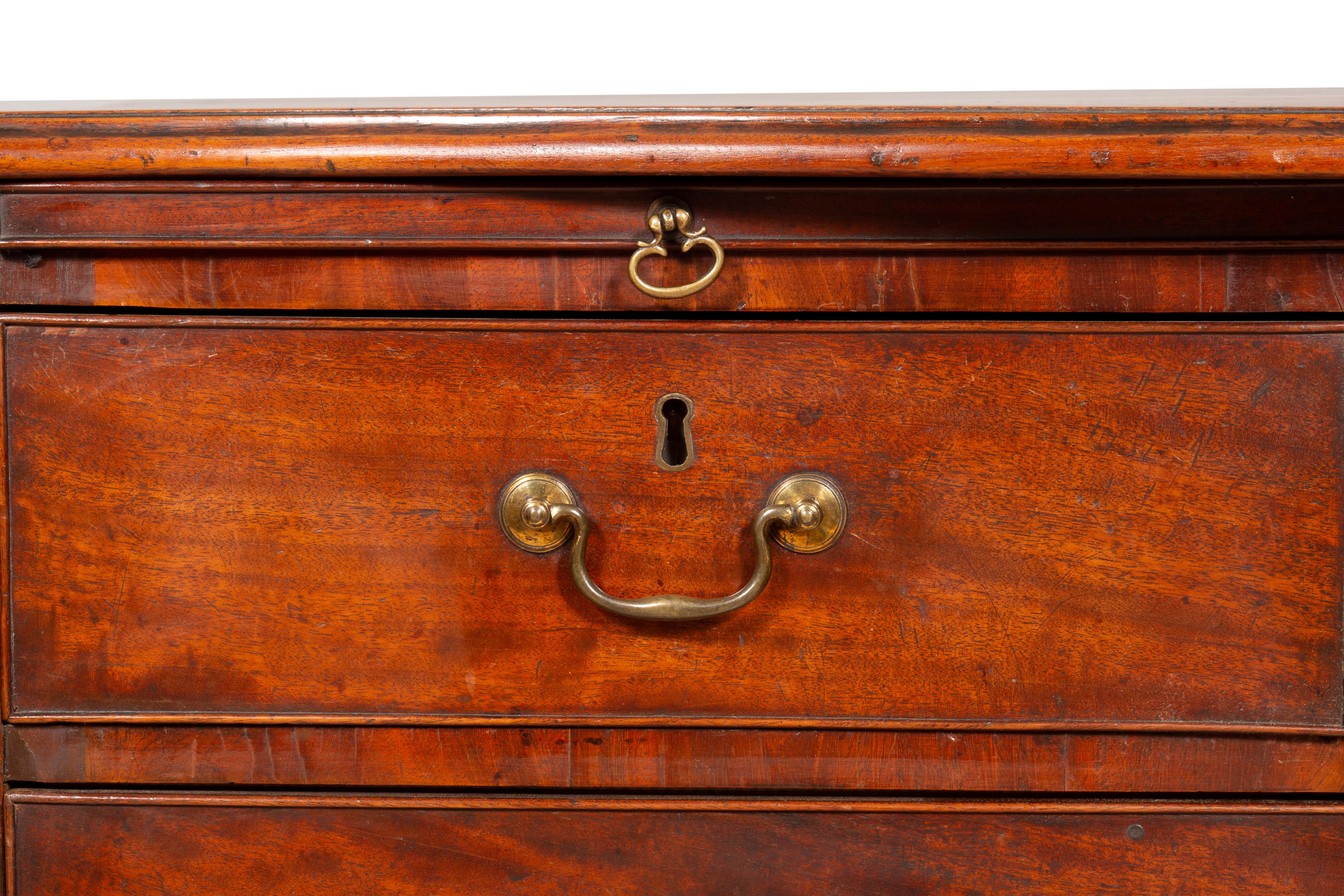 George III Mahogany Chest of Drawers For Sale 5