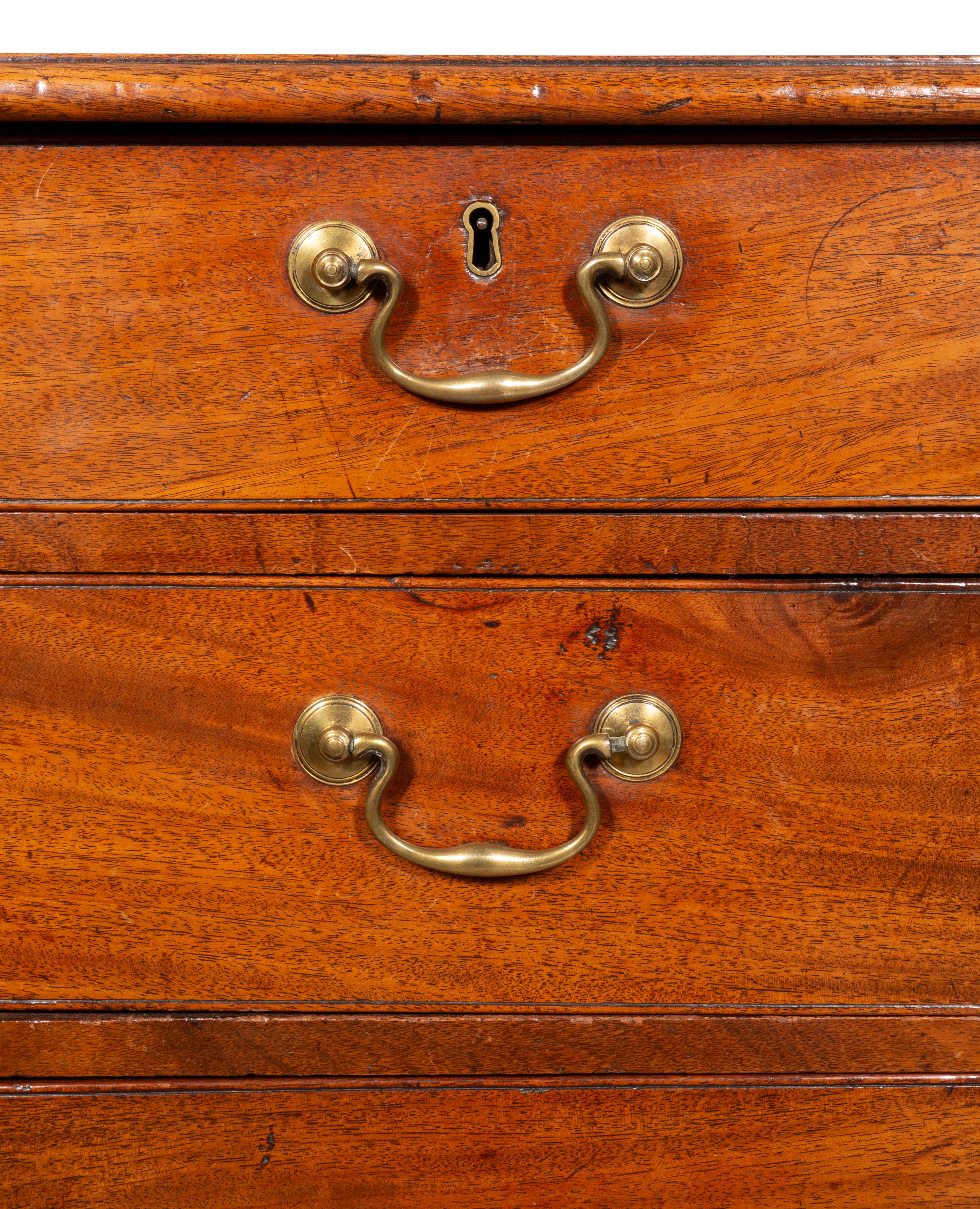 George III Mahogany Chest Of Drawers 8