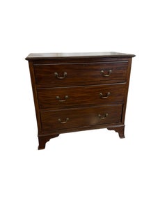 Commode en acajou de style George III
