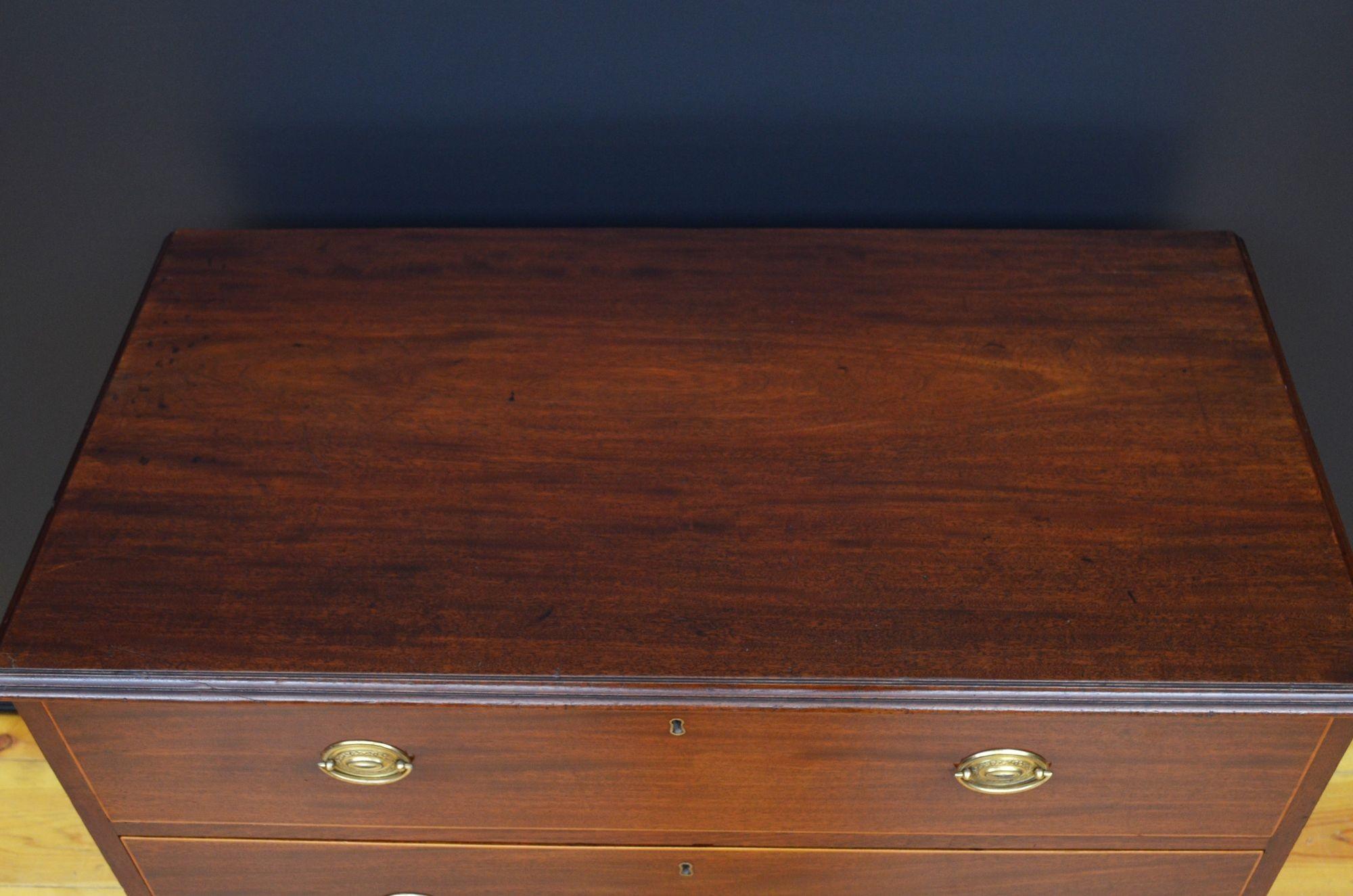 English George III Mahogany Chest of Drawers For Sale