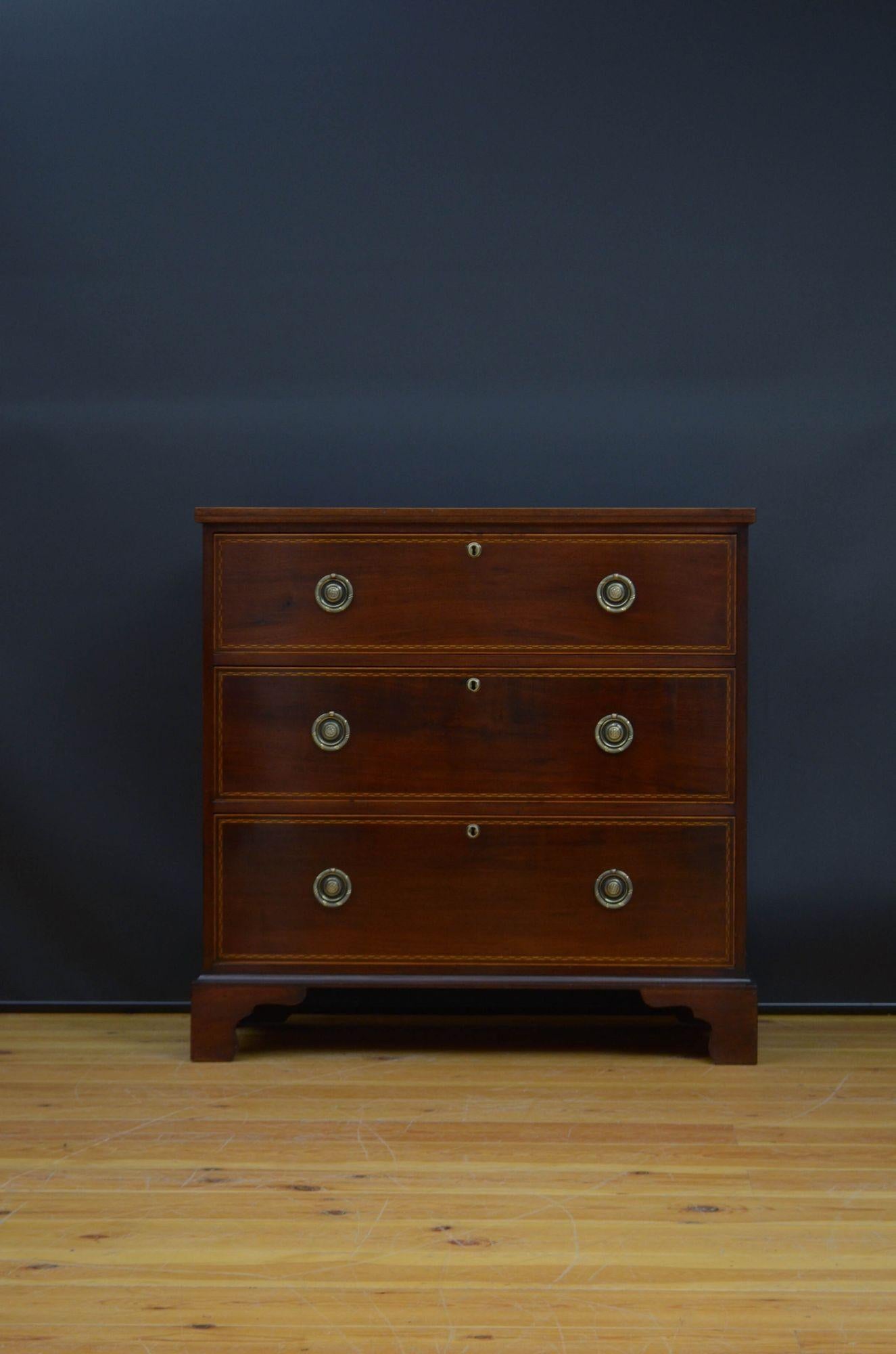 George III Mahogany Chest of Drawers In Good Condition For Sale In Whaley Bridge, GB