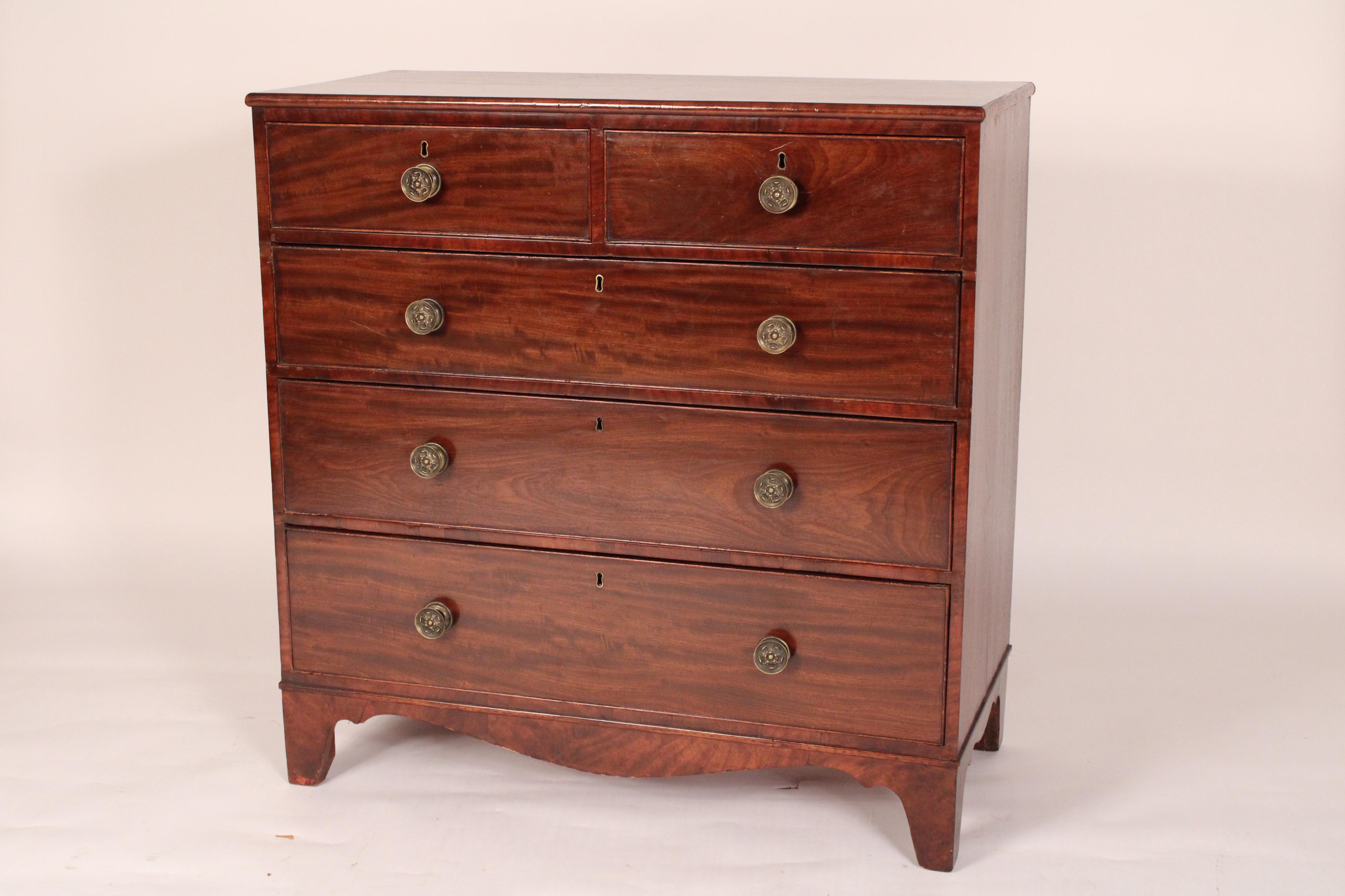 Commode en acajou George III Bon état - En vente à Laguna Beach, CA