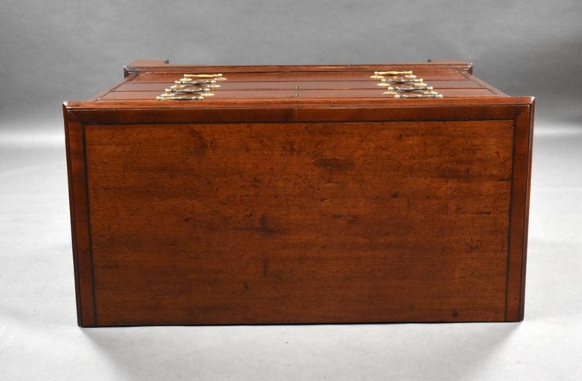 George III Mahagoni Schubladen Kommode im Zustand „Gut“ im Angebot in Chelmsford, Essex