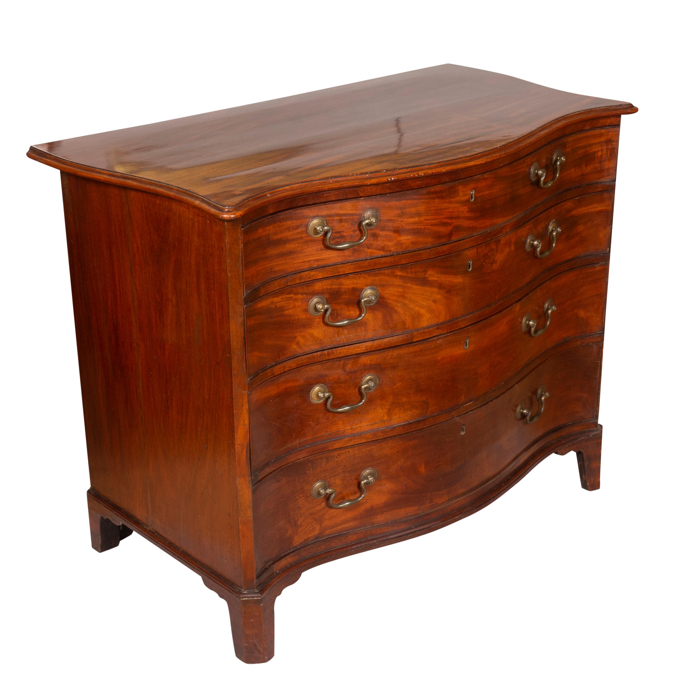 George III Mahogany Chest of Drawers In Good Condition For Sale In Essex, MA