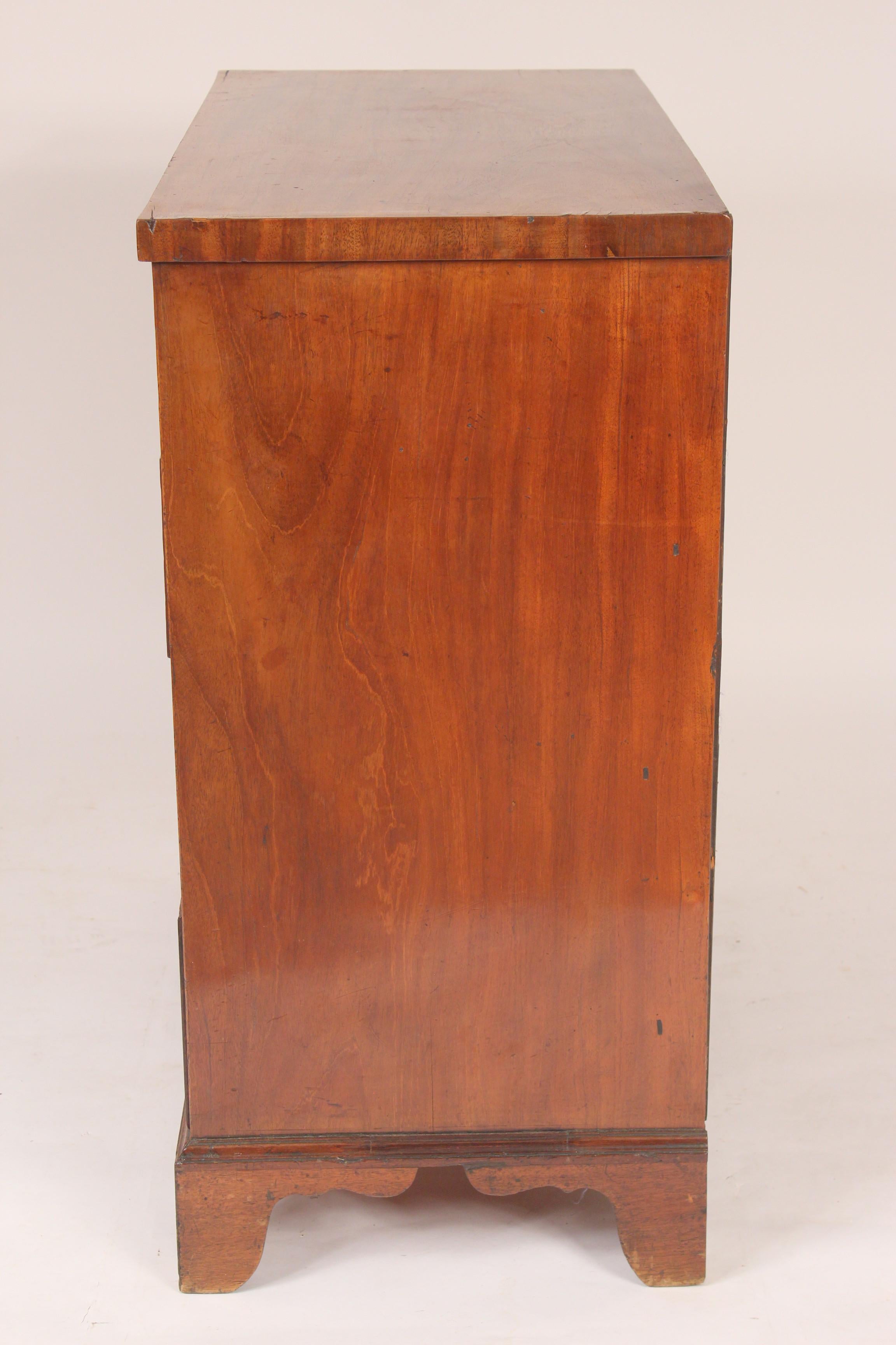 George III Mahogany Chest of Drawers In Good Condition In Laguna Beach, CA