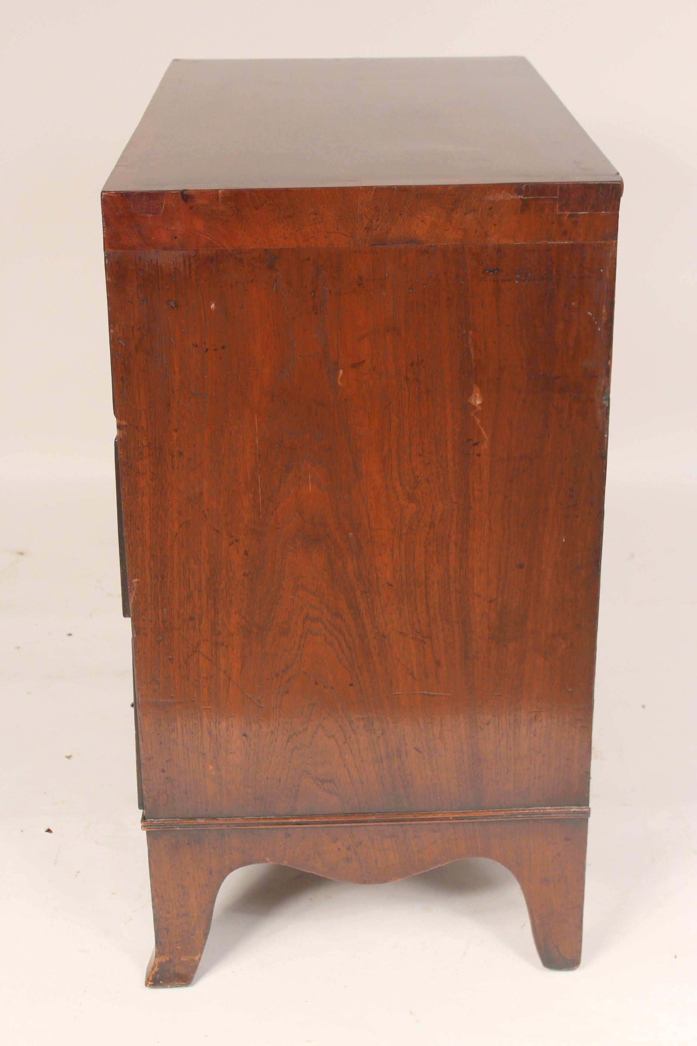 George III Mahogany Chest of Drawers In Good Condition In Laguna Beach, CA